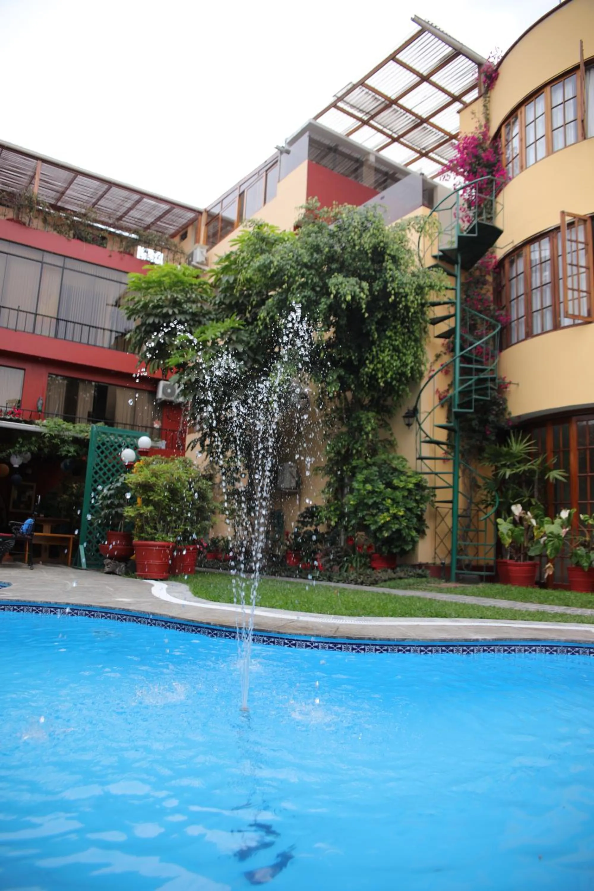 Swimming pool in Peru Star Apart-Hotel