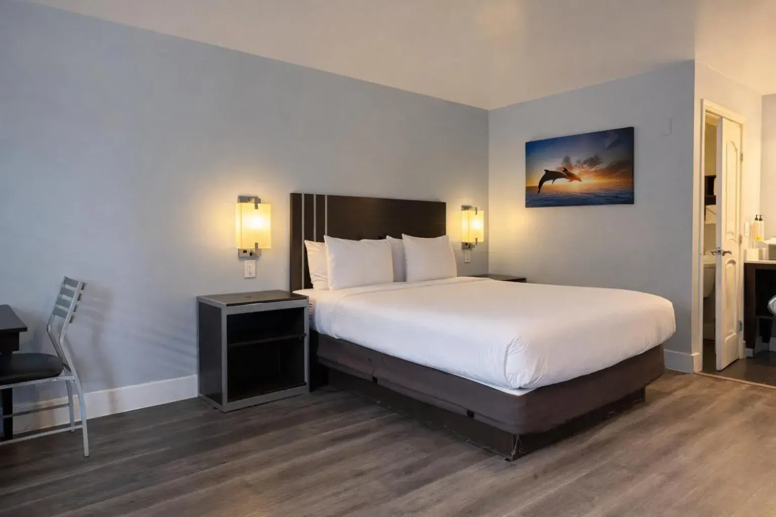 Bedroom, Bed in Pacific Inn Monterey Bedroom, Bed in Pacific Inn Monterey