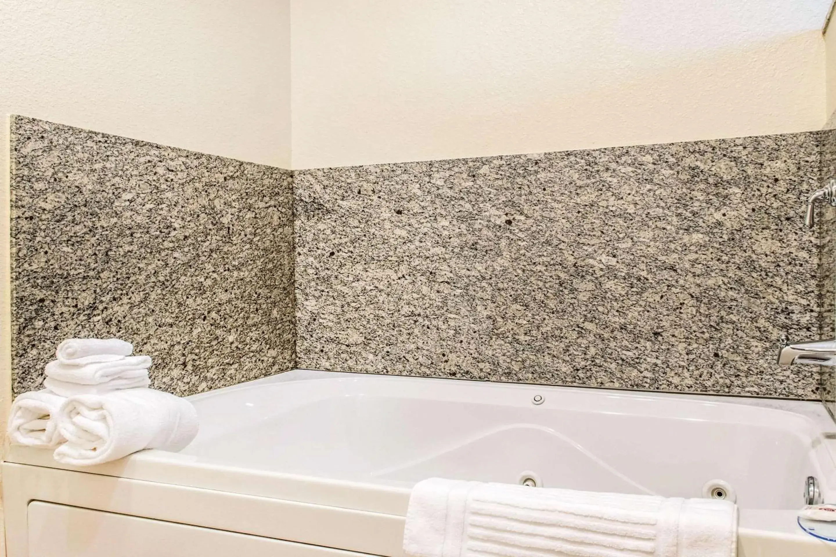 Photo of the whole room in Comfort Inn & Suites Sheridan Photo of the whole room in Comfort Inn & Suites Sheridan