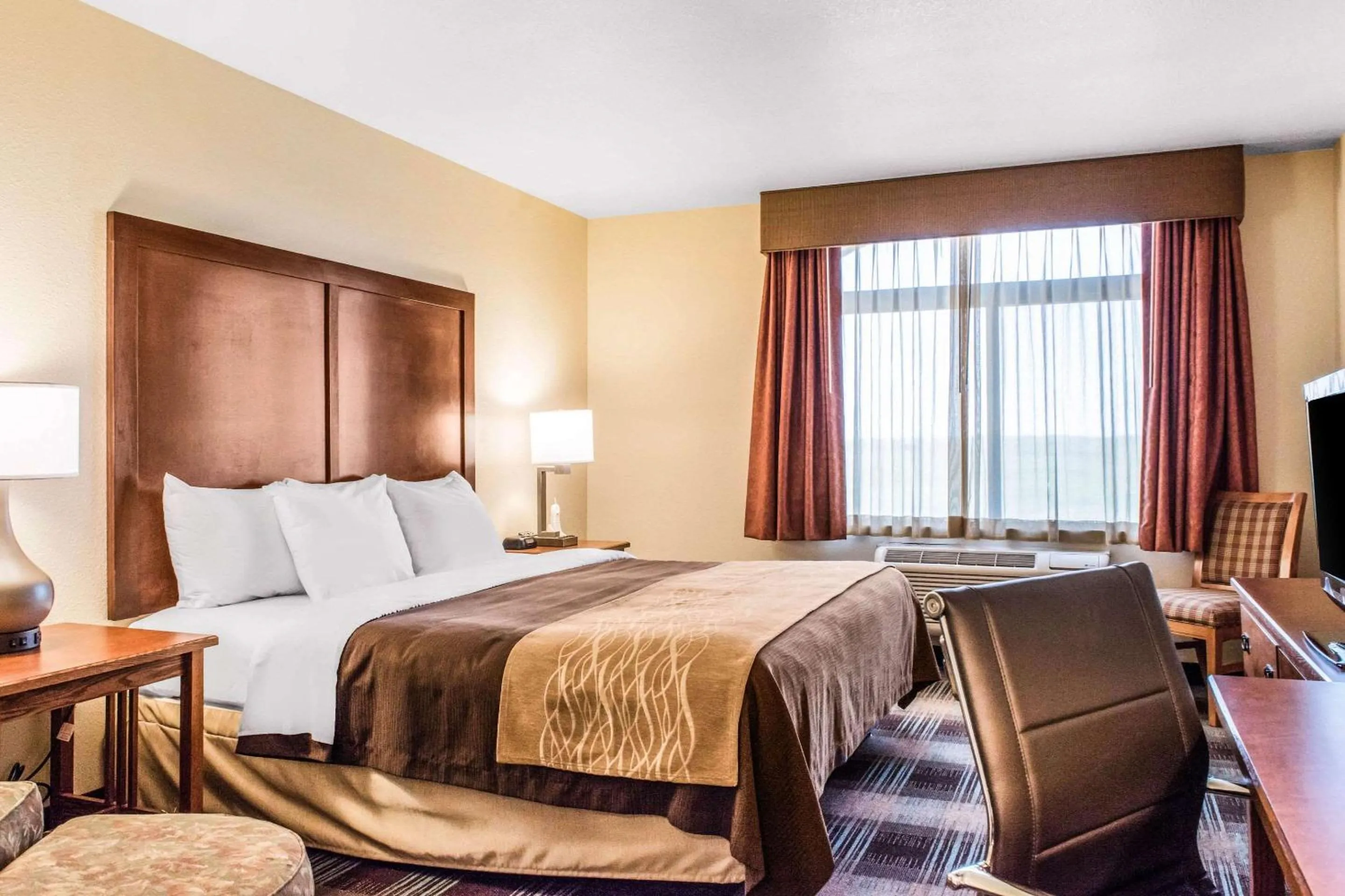 Photo of the whole room, Bed in Comfort Inn & Suites Sheridan