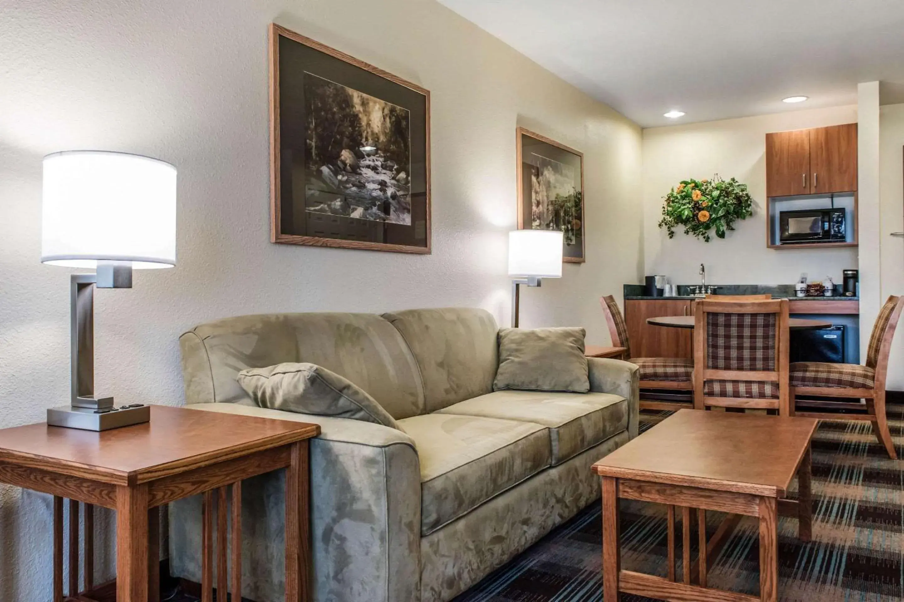 Photo of the whole room in Comfort Inn & Suites Sheridan Photo of the whole room in Comfort Inn & Suites Sheridan