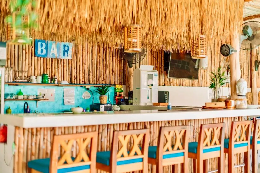 Lounge or bar in So KohKoon Beach Resort
