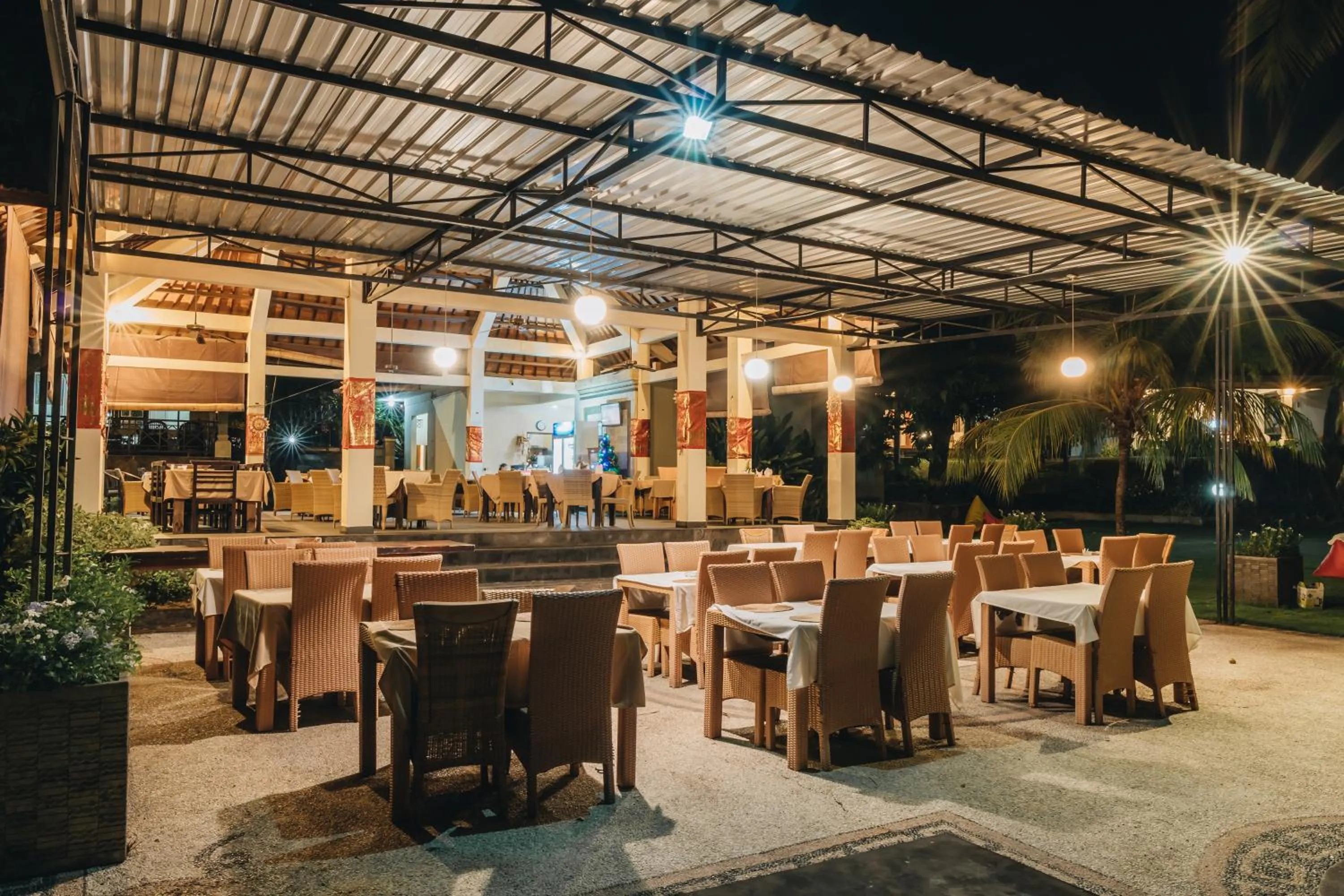 Restaurant/places to eat in Ocean View Tulamben Dive & Resort