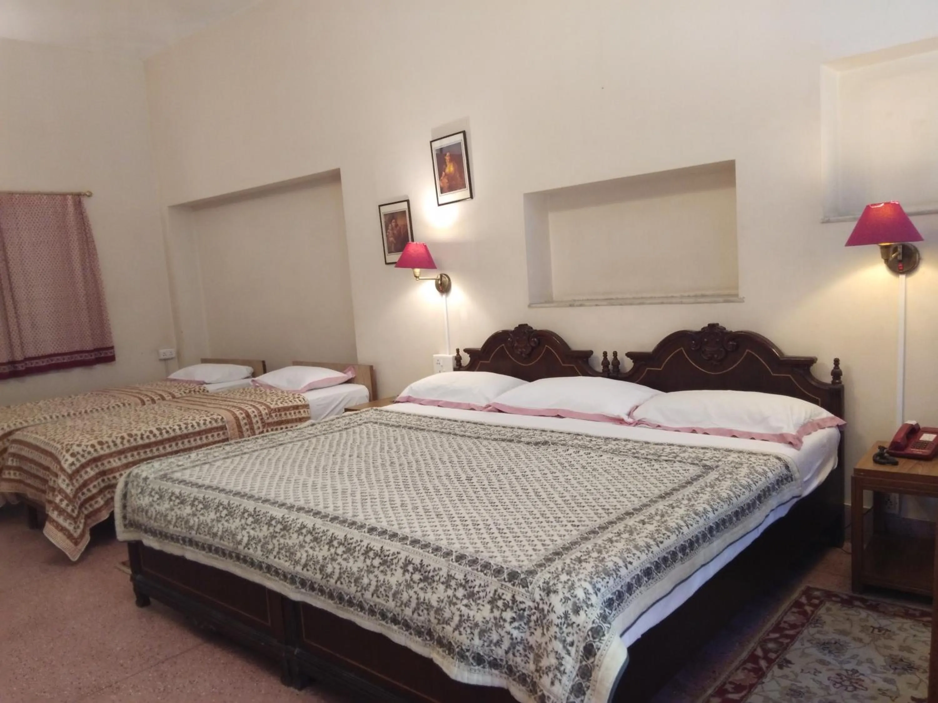 Bedroom, Bed in Hotel Jai Niwas