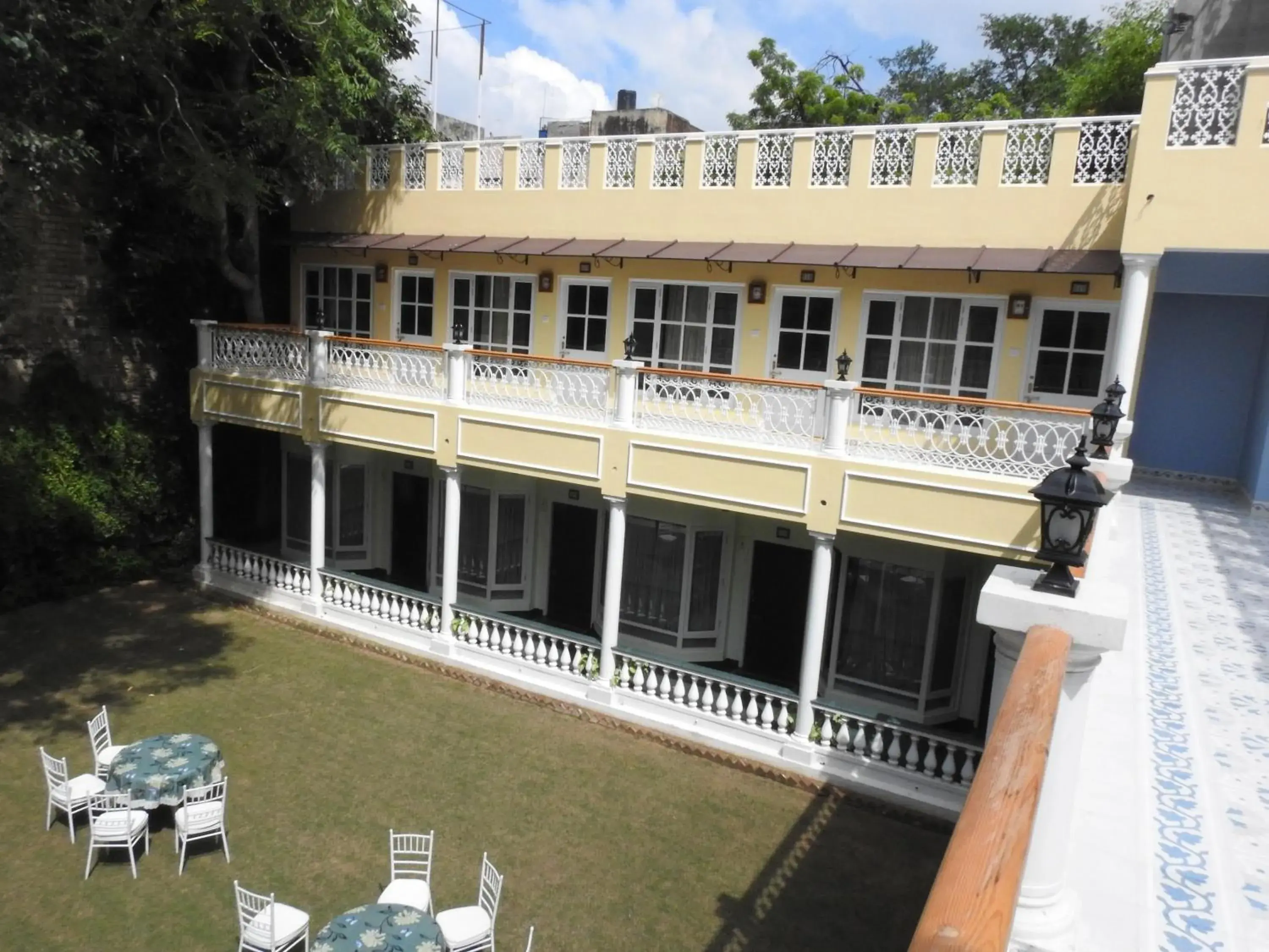 Garden view in Hotel Jai Niwas Garden view in Hotel Jai Niwas