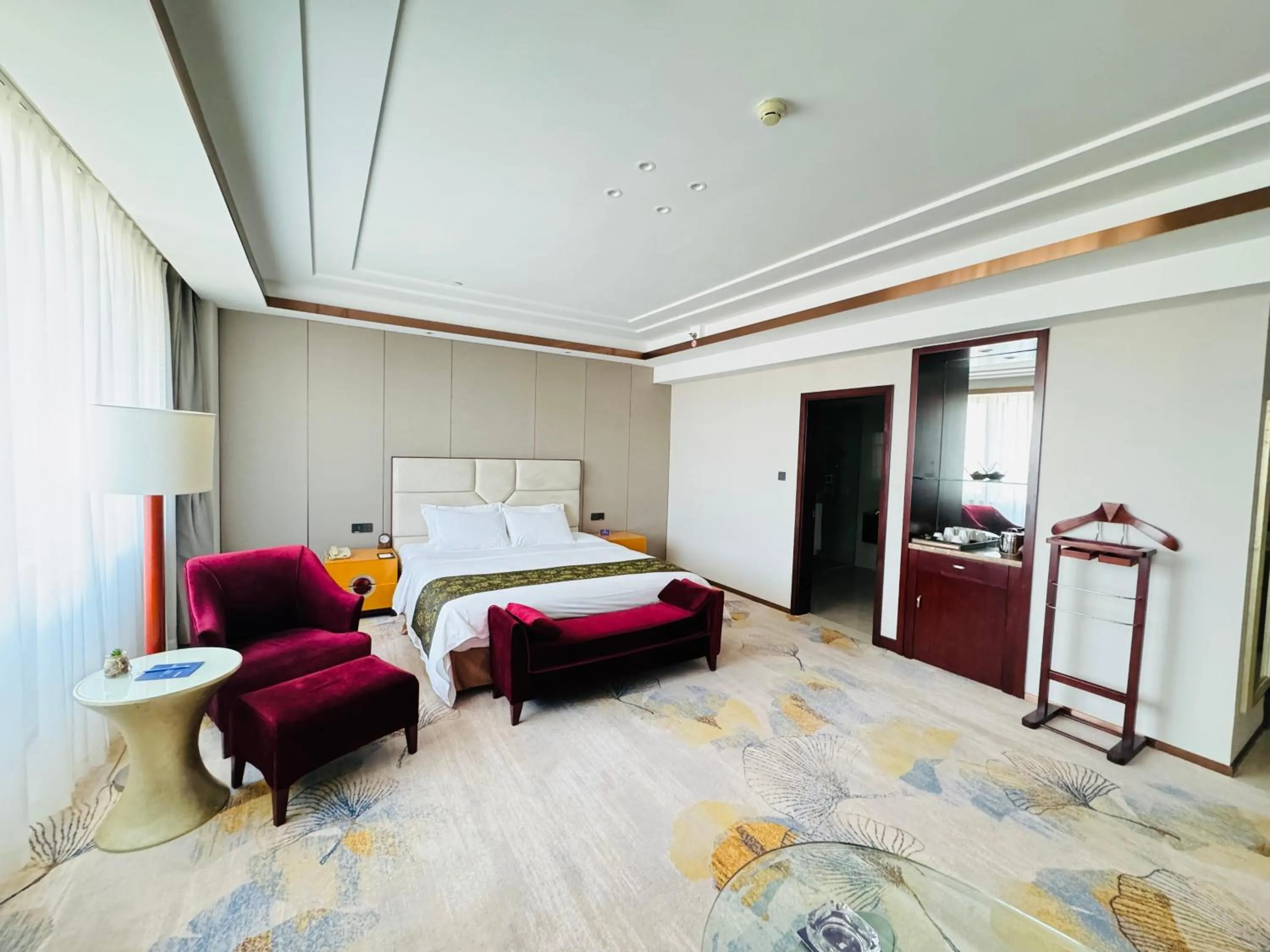 Bed in Tianjin Saixiang Hotel