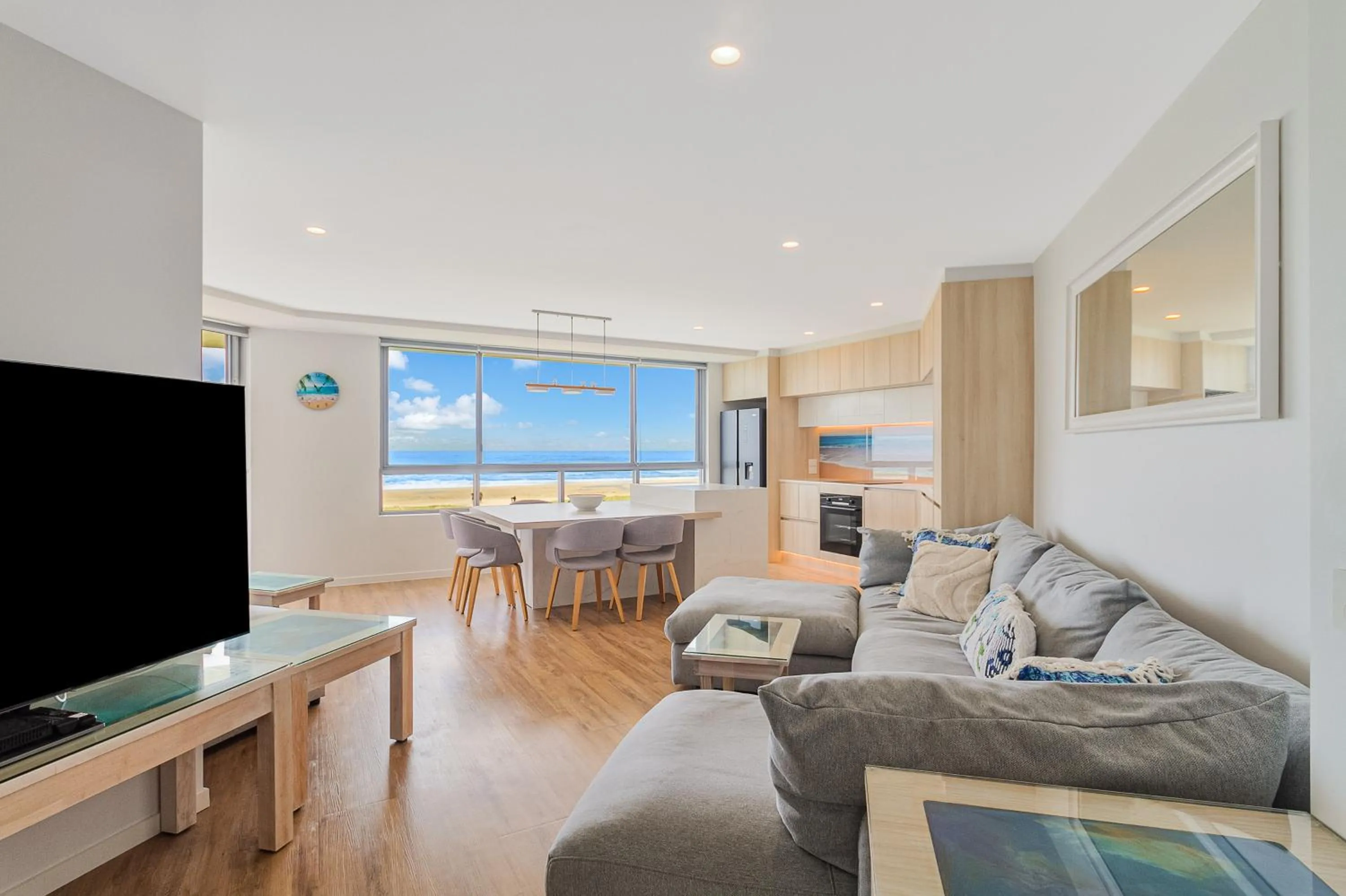 Living room in Oceanside Resort - Absolute Beachfront Apartments