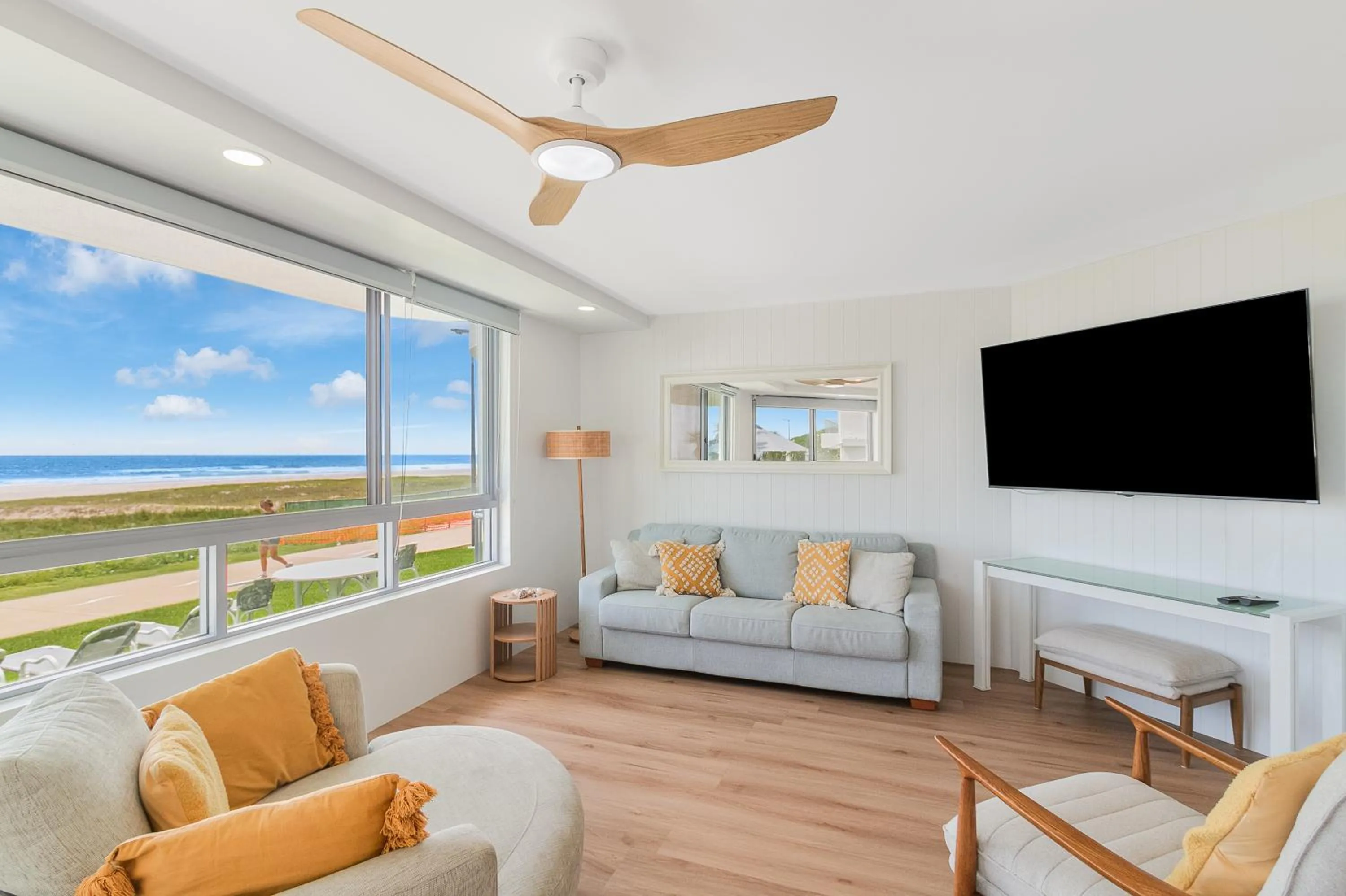 Living room in Oceanside Resort - Absolute Beachfront Apartments