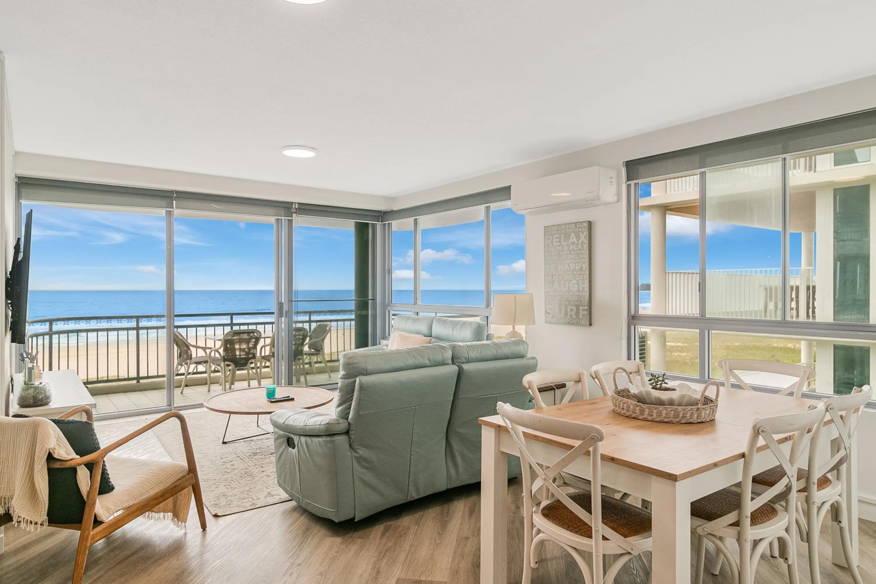 Living room in Oceanside Resort - Absolute Beachfront Apartments