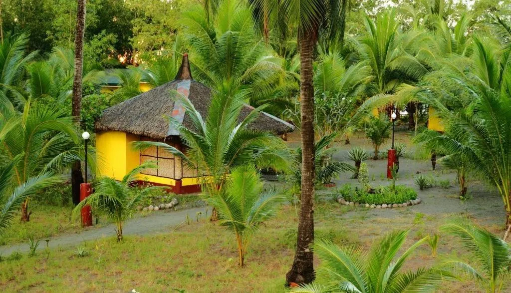 Garden in Sablayan Gustav's Place Silver Beach Dive Resort