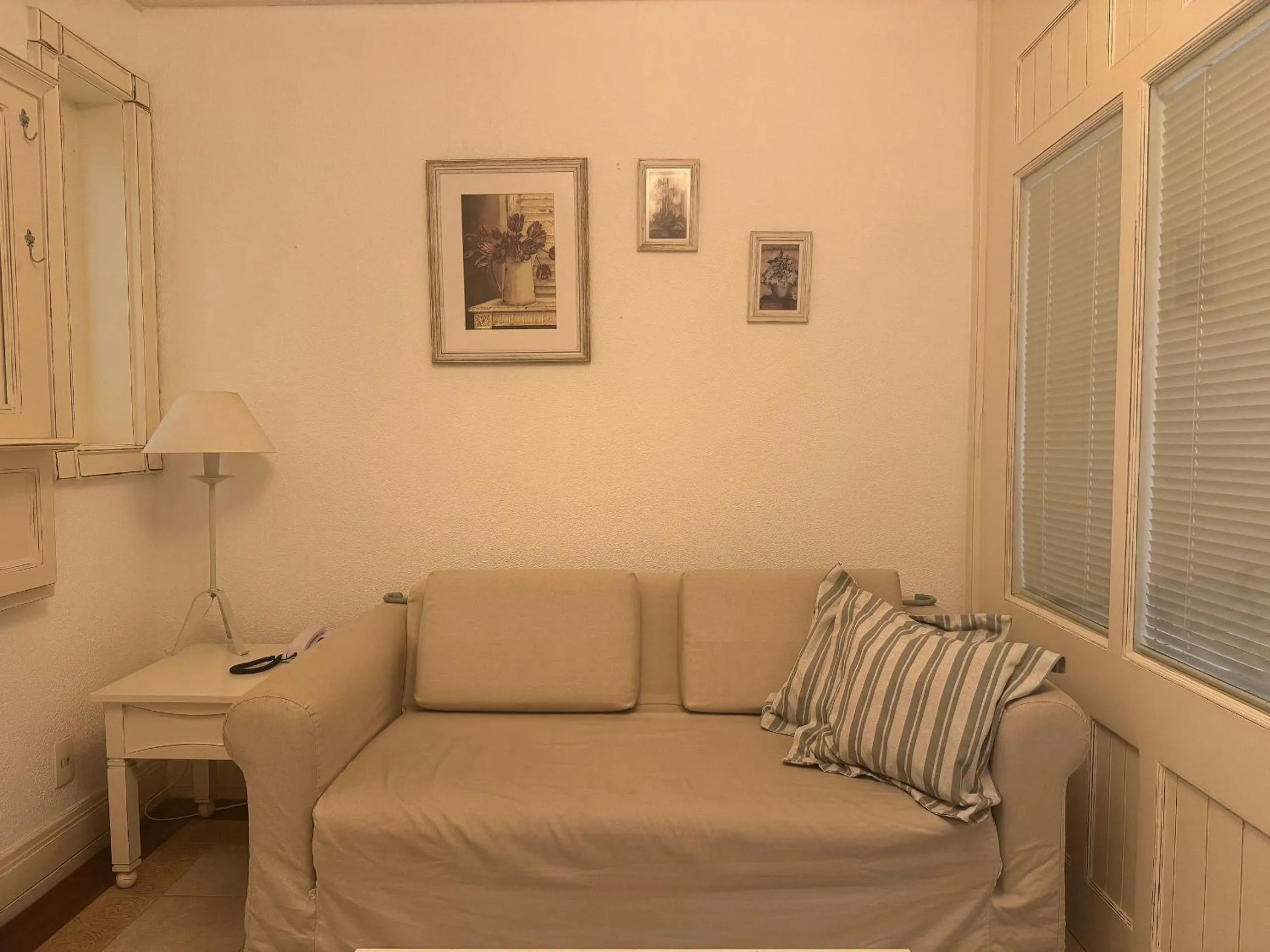 Seating area in Destino Floripa Jurerê In