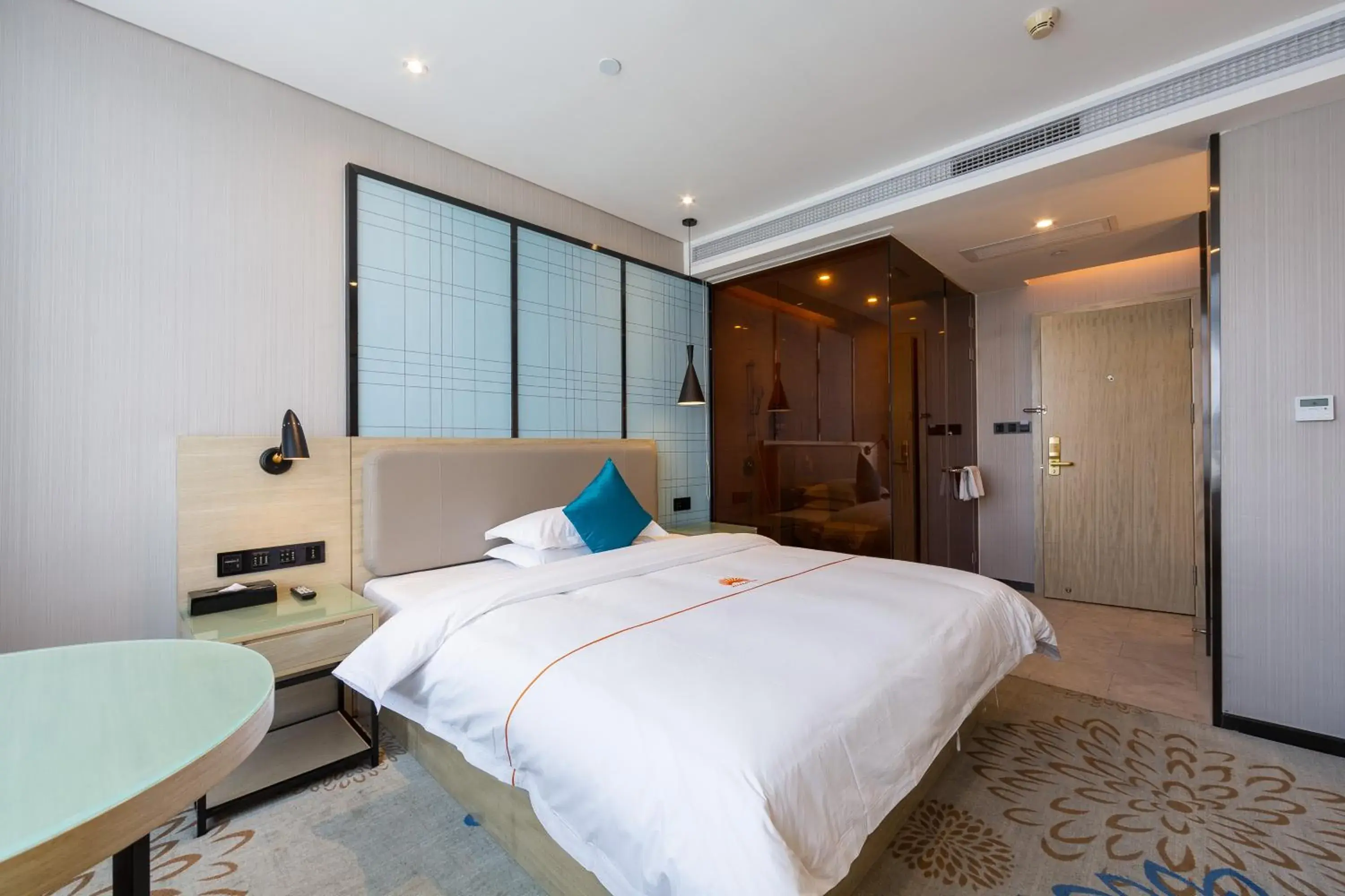 Bed in 朗逸商务酒店 Warm Yes Hotel-广交会期间提供免费穿梭巴士 Bed in 朗逸商务酒店 Warm Yes Hotel-广交会期间提供免费穿梭巴士