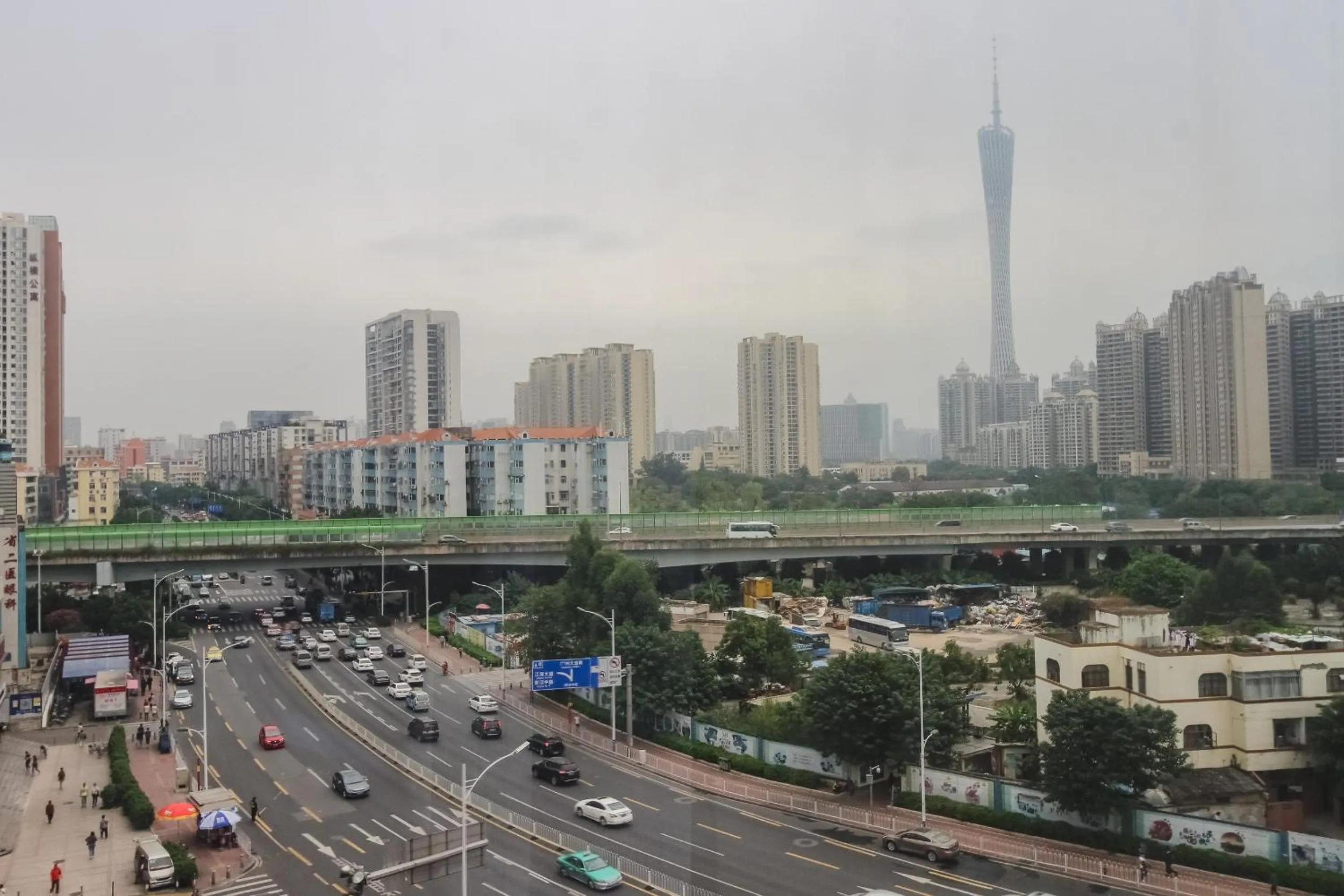 Day in 朗逸商务酒店 Warm Yes Hotel-广交会期间提供免费穿梭巴士