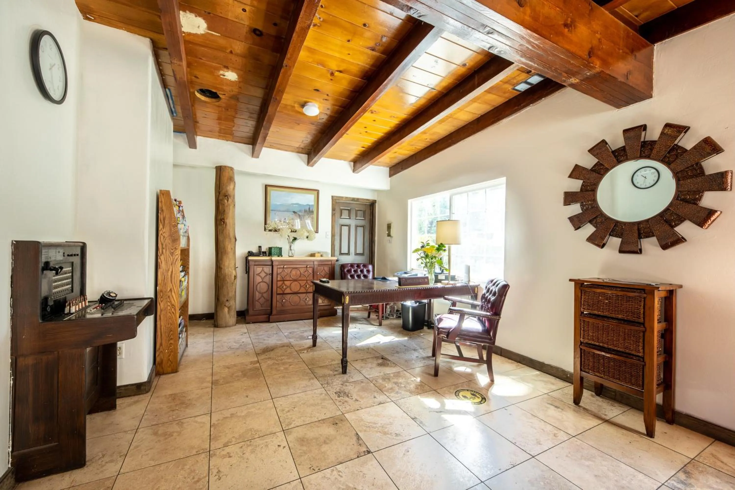 Lobby or reception in Emerald Bay Lodge