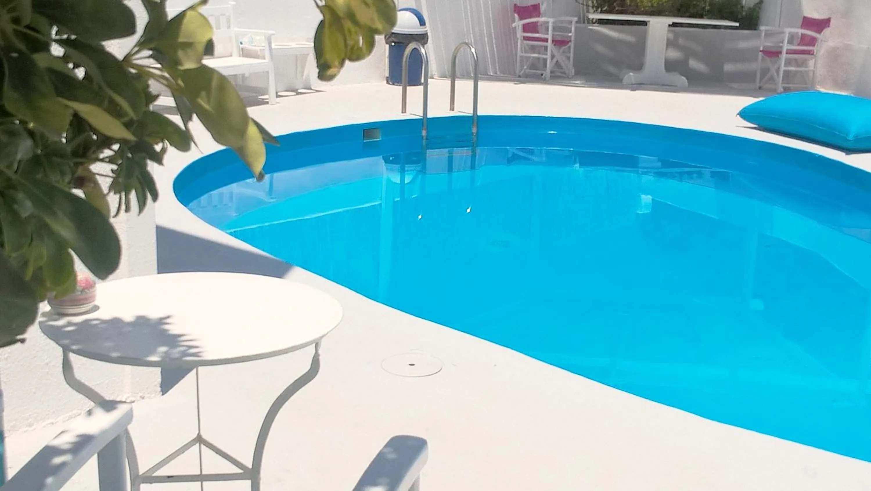 Swimming pool in ALMA THERA Boutique Rooms - Perissa Santorini