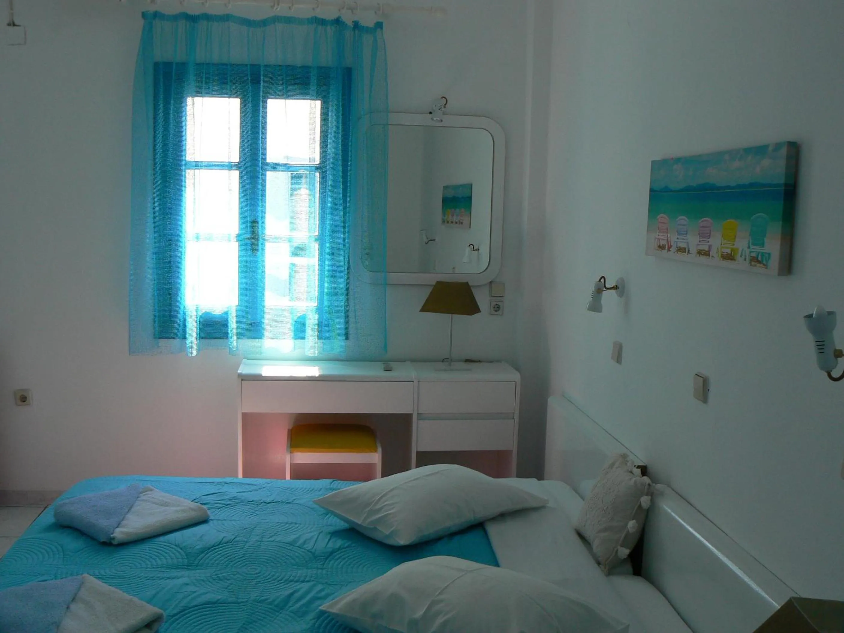 Bed in Three Harites