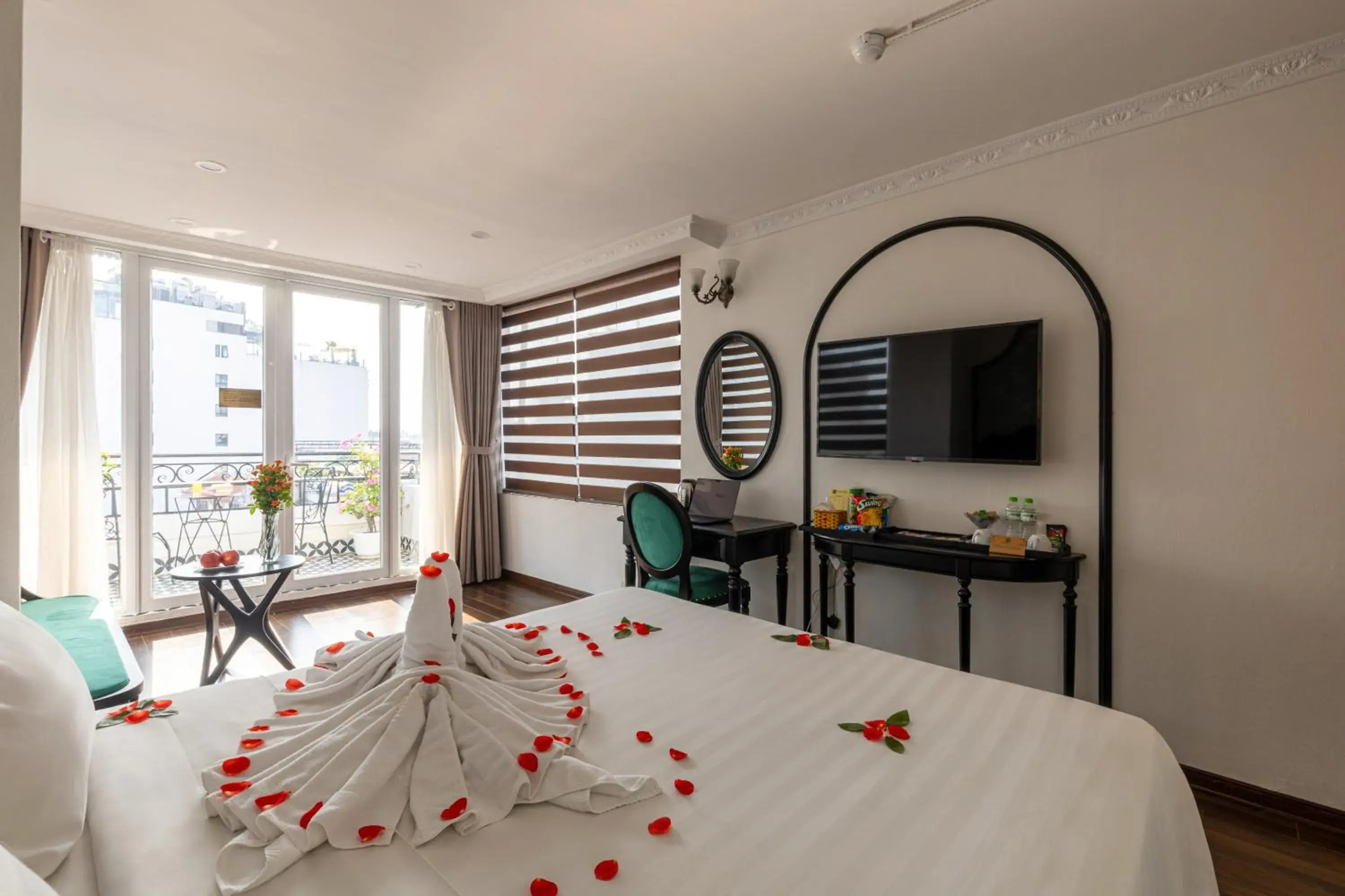 Property building, Bed in Hanoi House Hotel & Travel Property building, Bed in Hanoi House Hotel & Travel