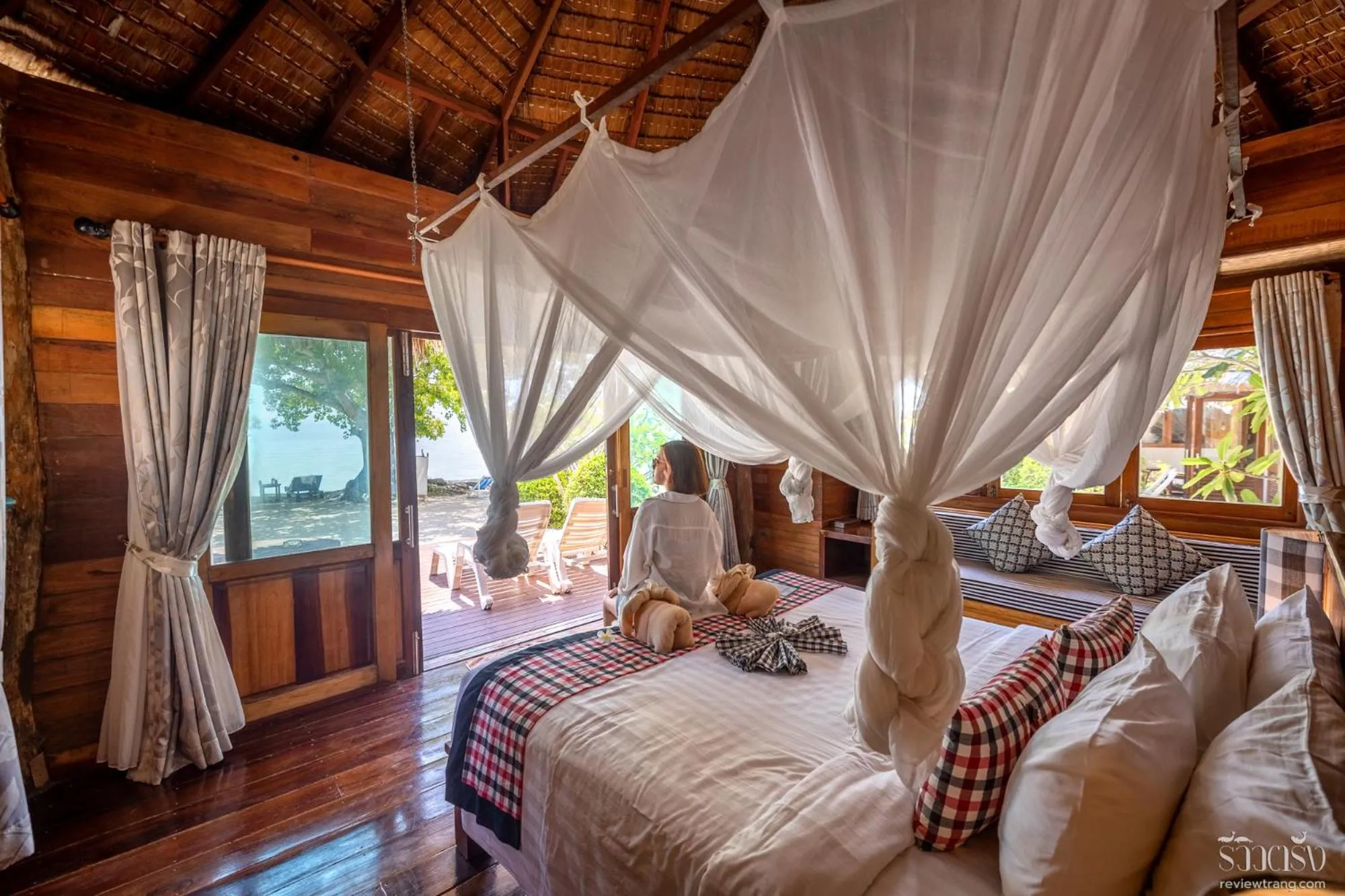 View (from property/room), Bed in Thapwarin Resort - Green Hotel