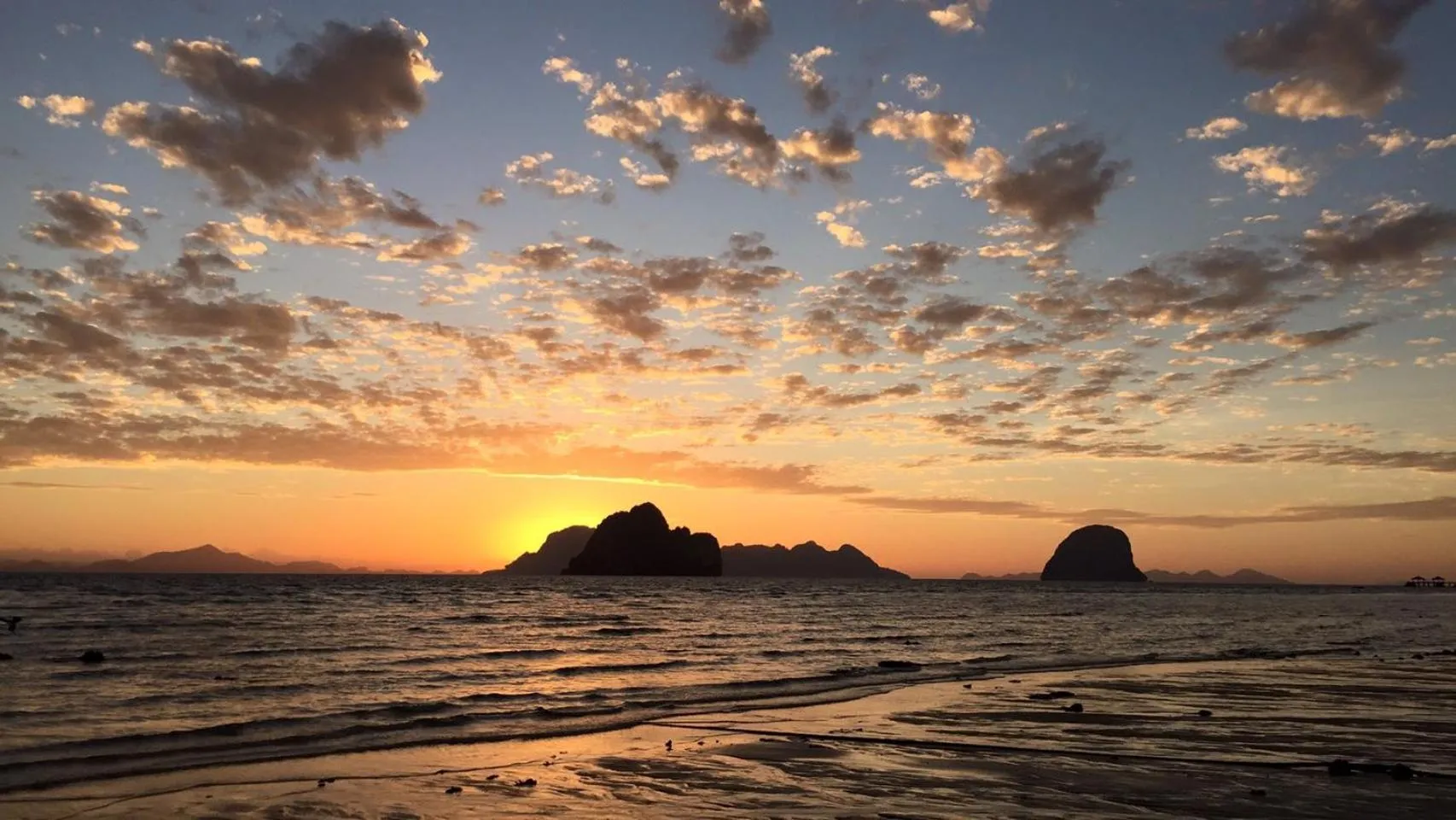 Beach in Thapwarin Resort - Green Hotel