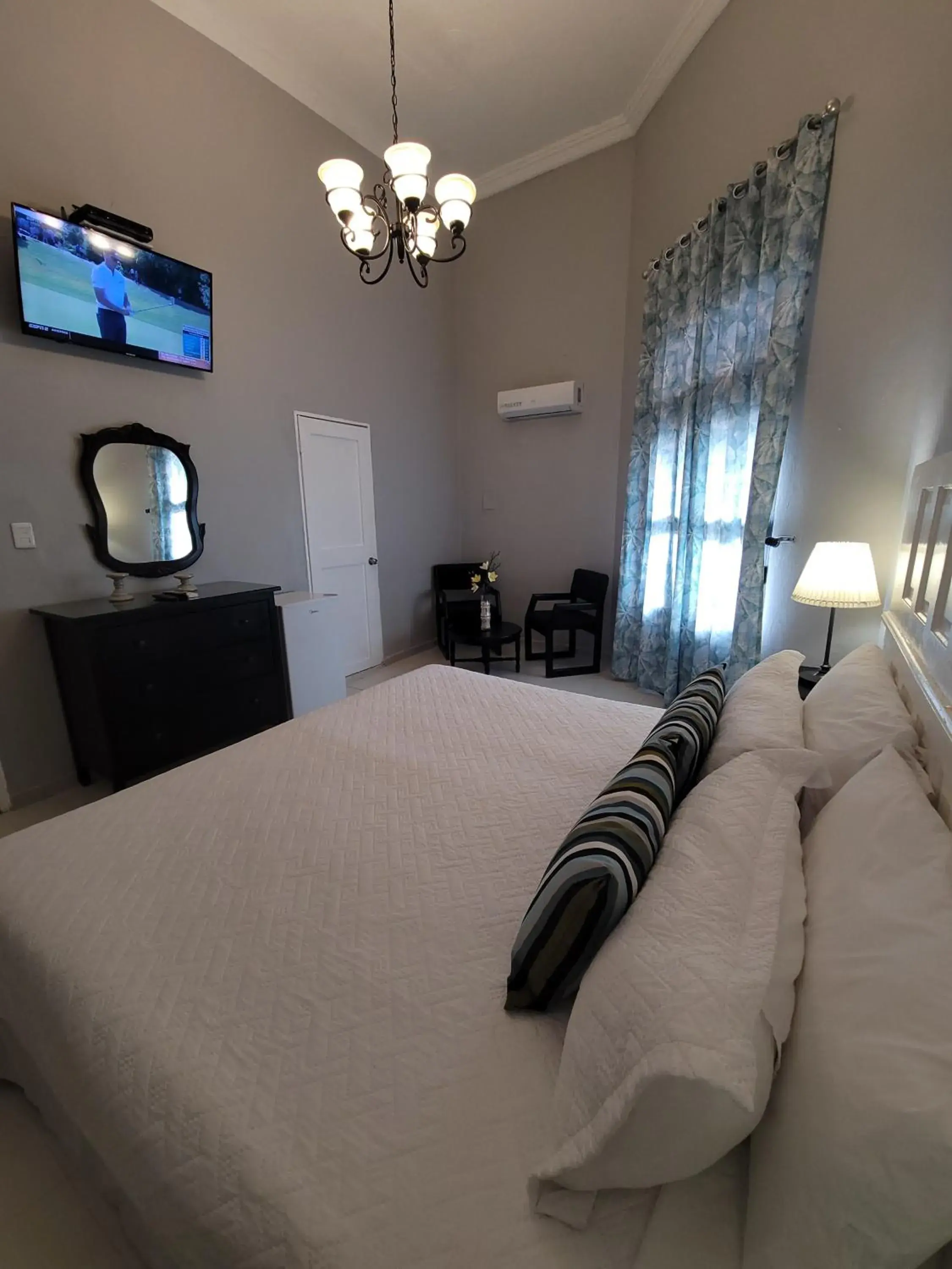 Deluxe Double Room with Balcony in Hotel Class Colonial Deluxe Double Room with Balcony in Hotel Class Colonial