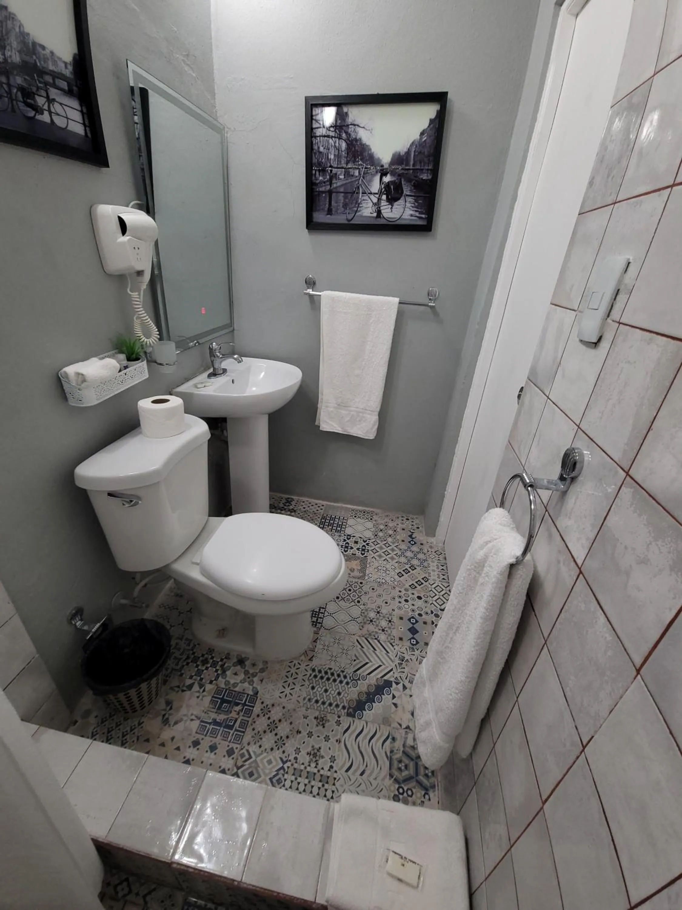 Shower in Hotel Class Colonial