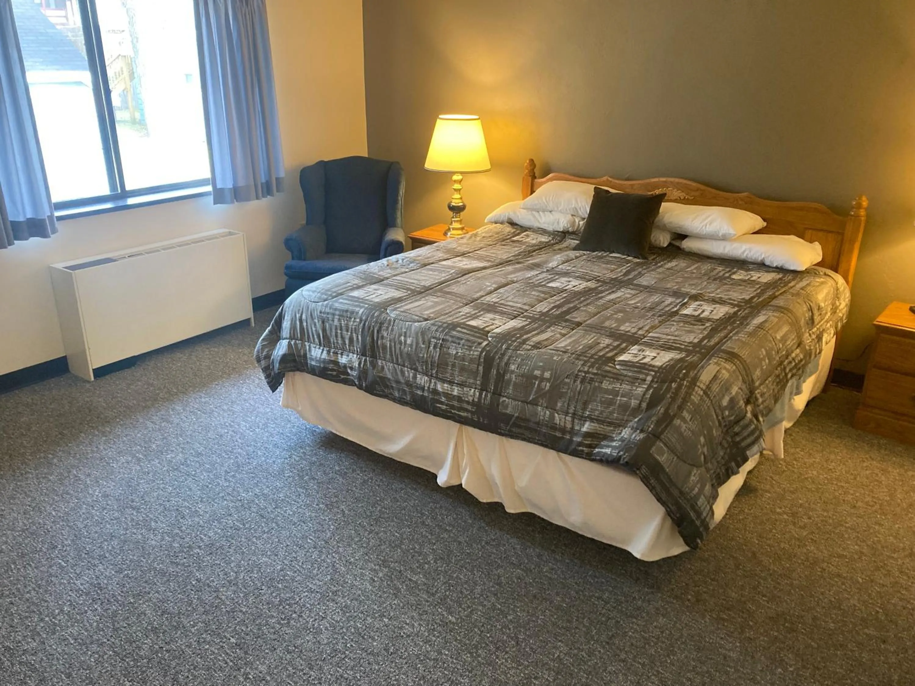 Bed in Landmark Motel