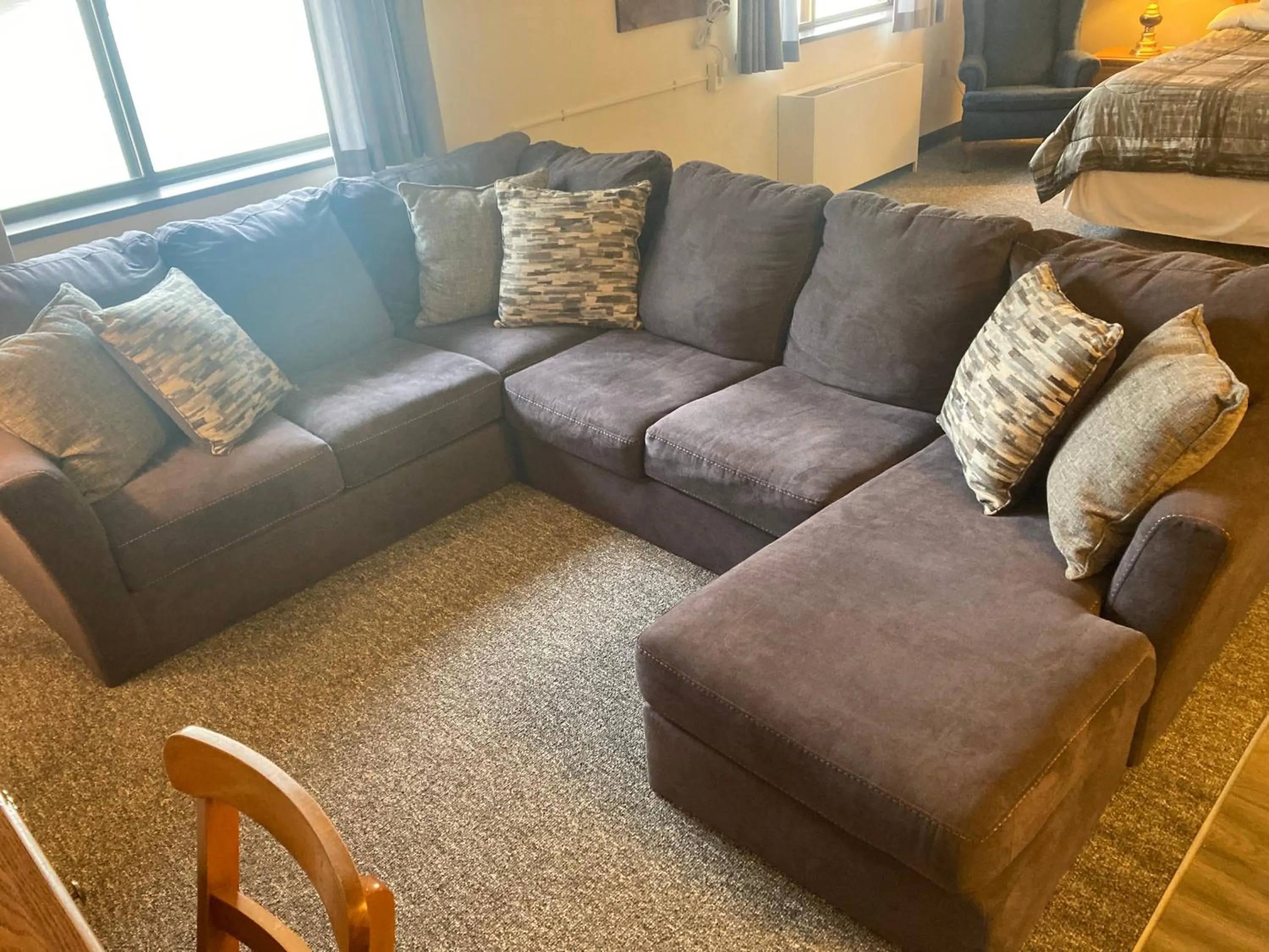 Living room in Landmark Motel