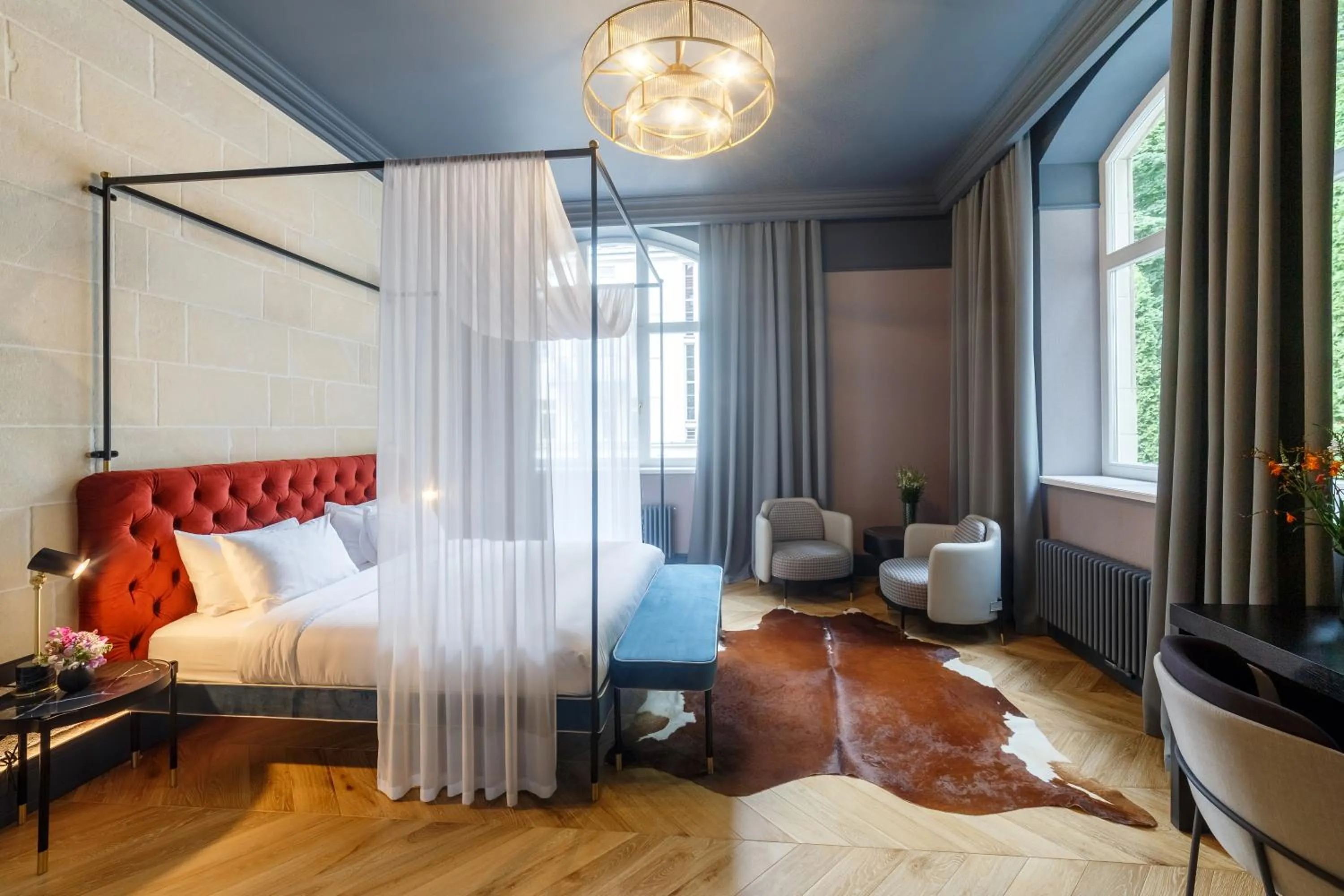 Bed in Lion's Castle Hotel