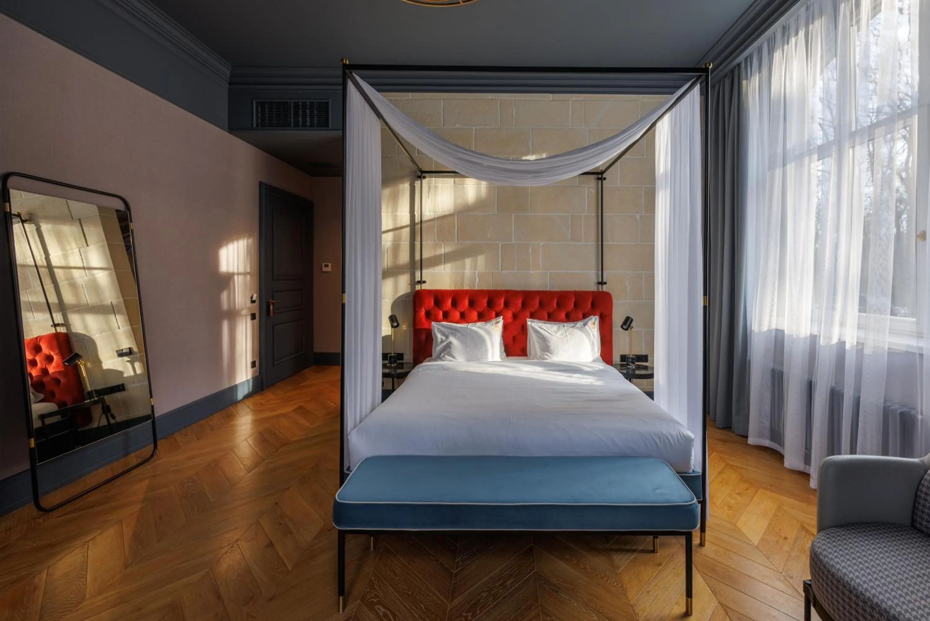 Photo of the whole room, Bed in Lion's Castle Hotel