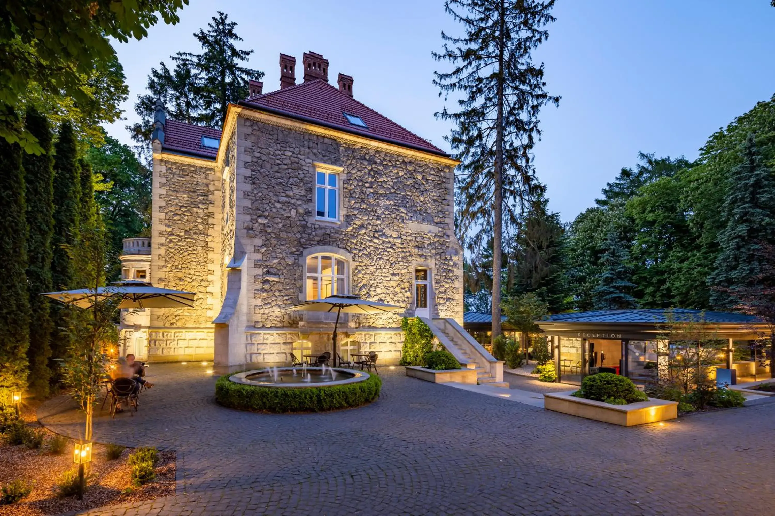 Property building in Lion's Castle Hotel Property building in Lion's Castle Hotel