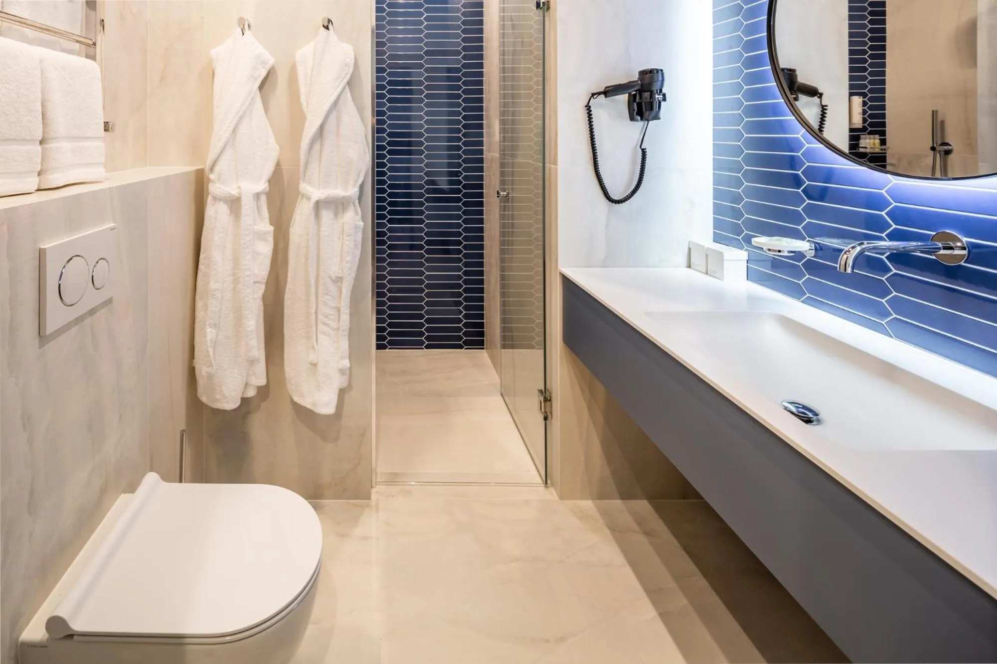 Bathroom in Lion's Castle Hotel