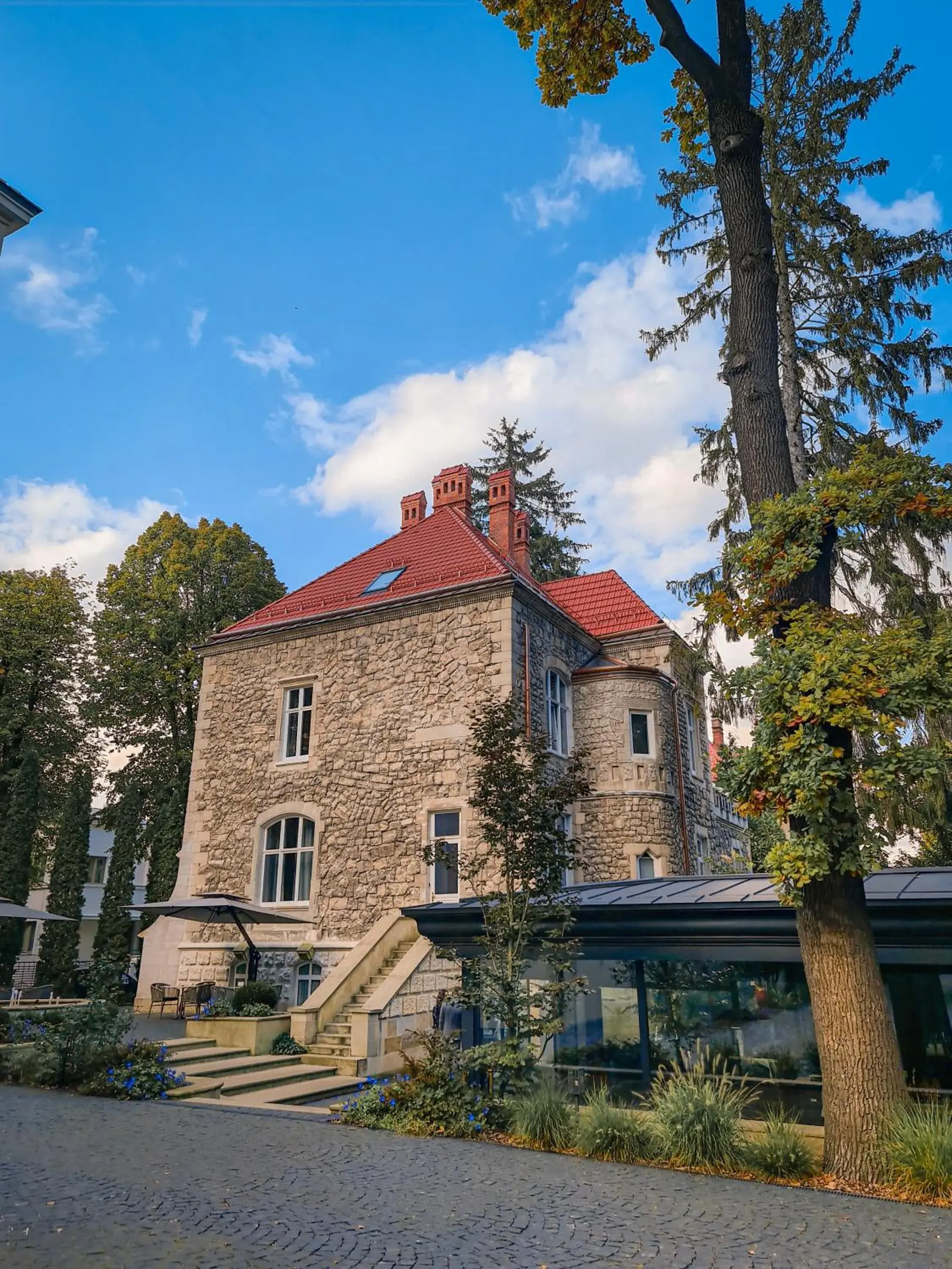 Property building in Lion's Castle Hotel Property building in Lion's Castle Hotel