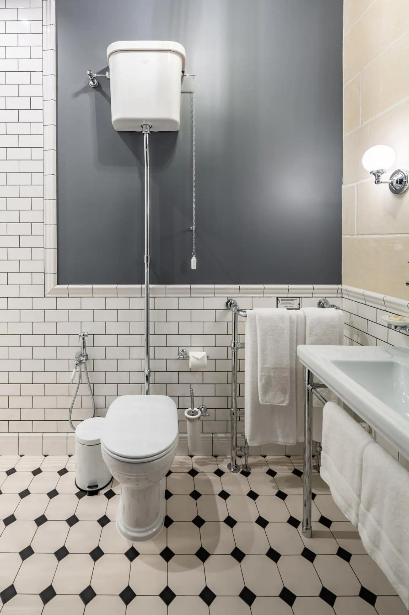 Bathroom in Lion's Castle Hotel