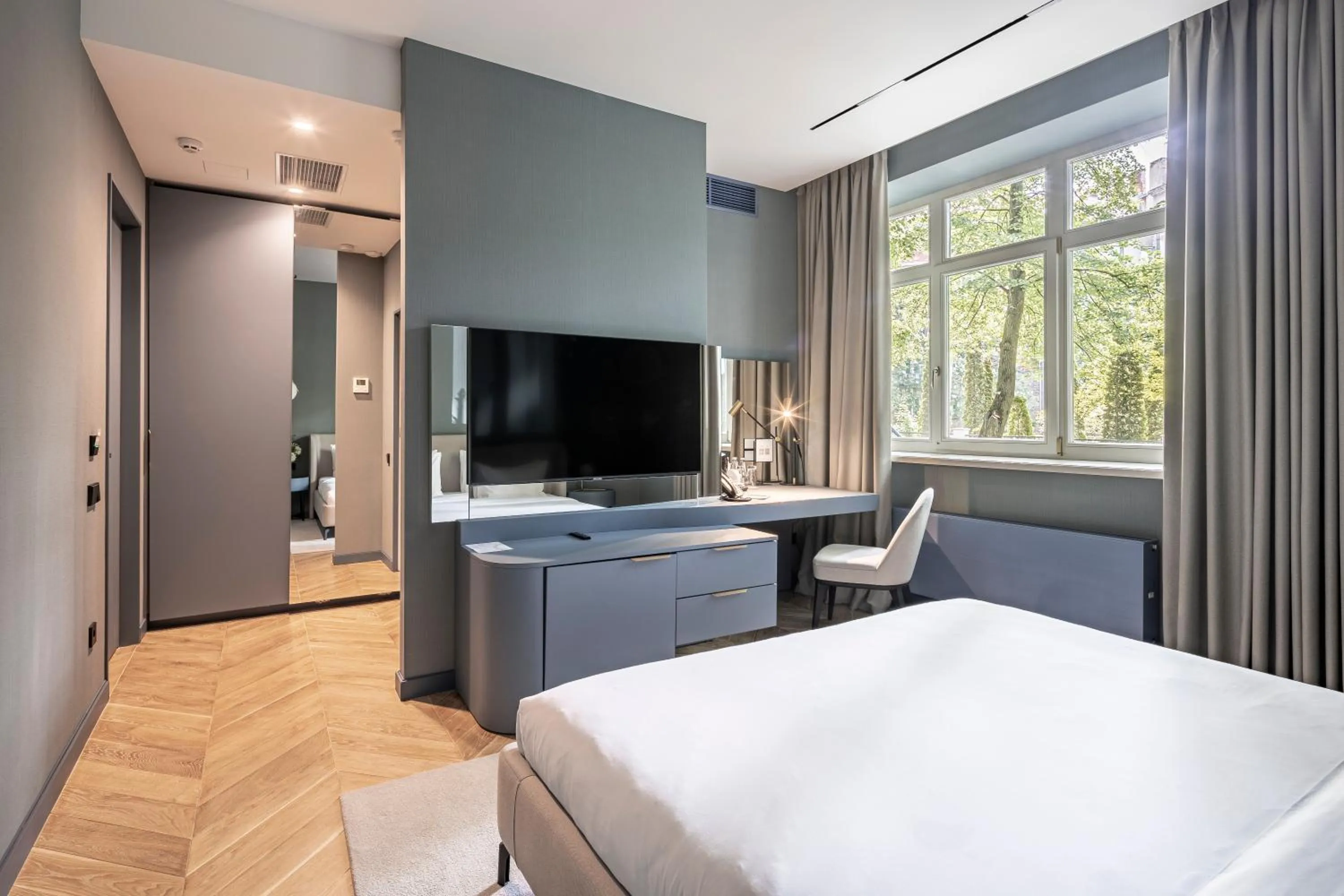 Bed in Lion's Castle Hotel