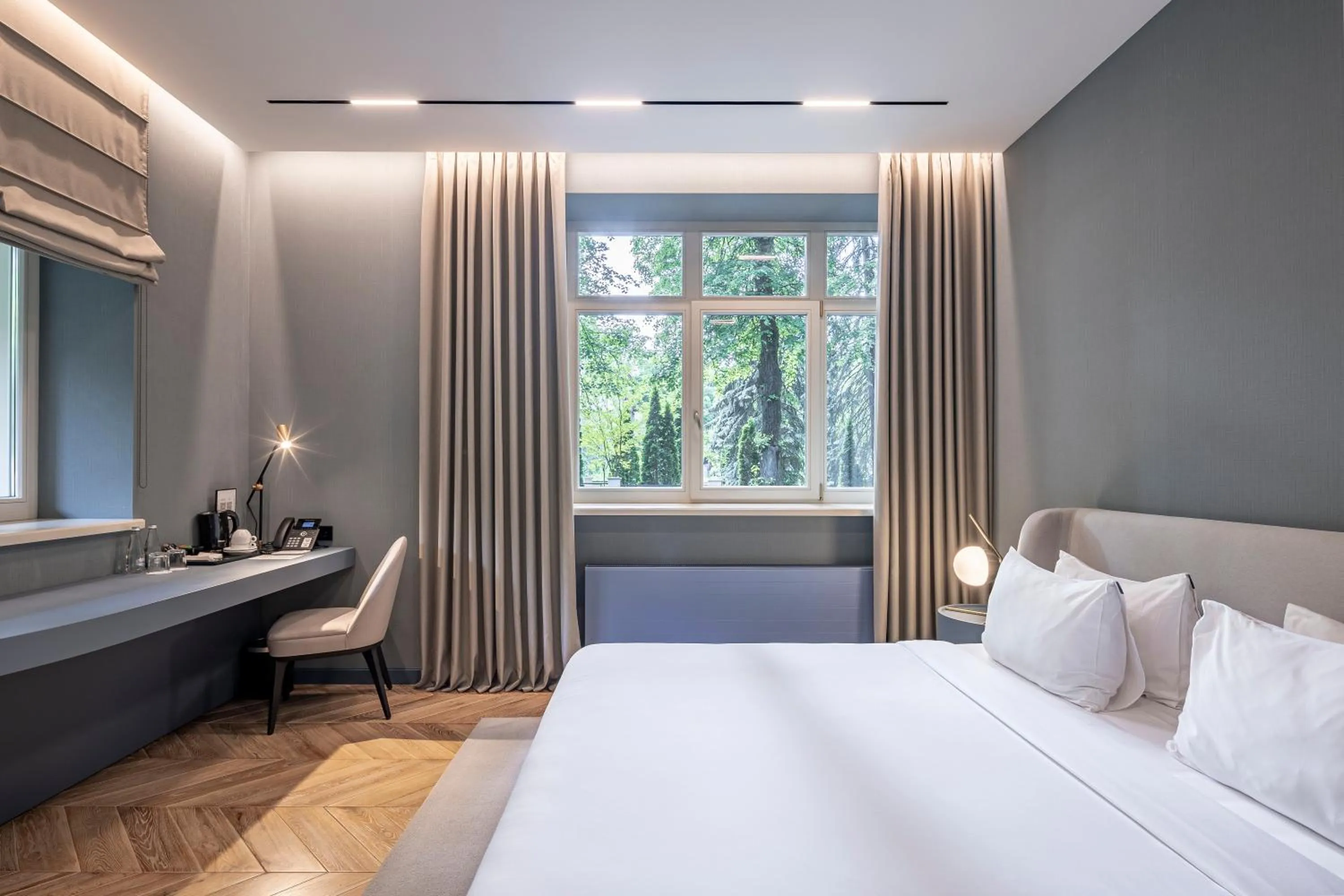 Bed in Lion's Castle Hotel