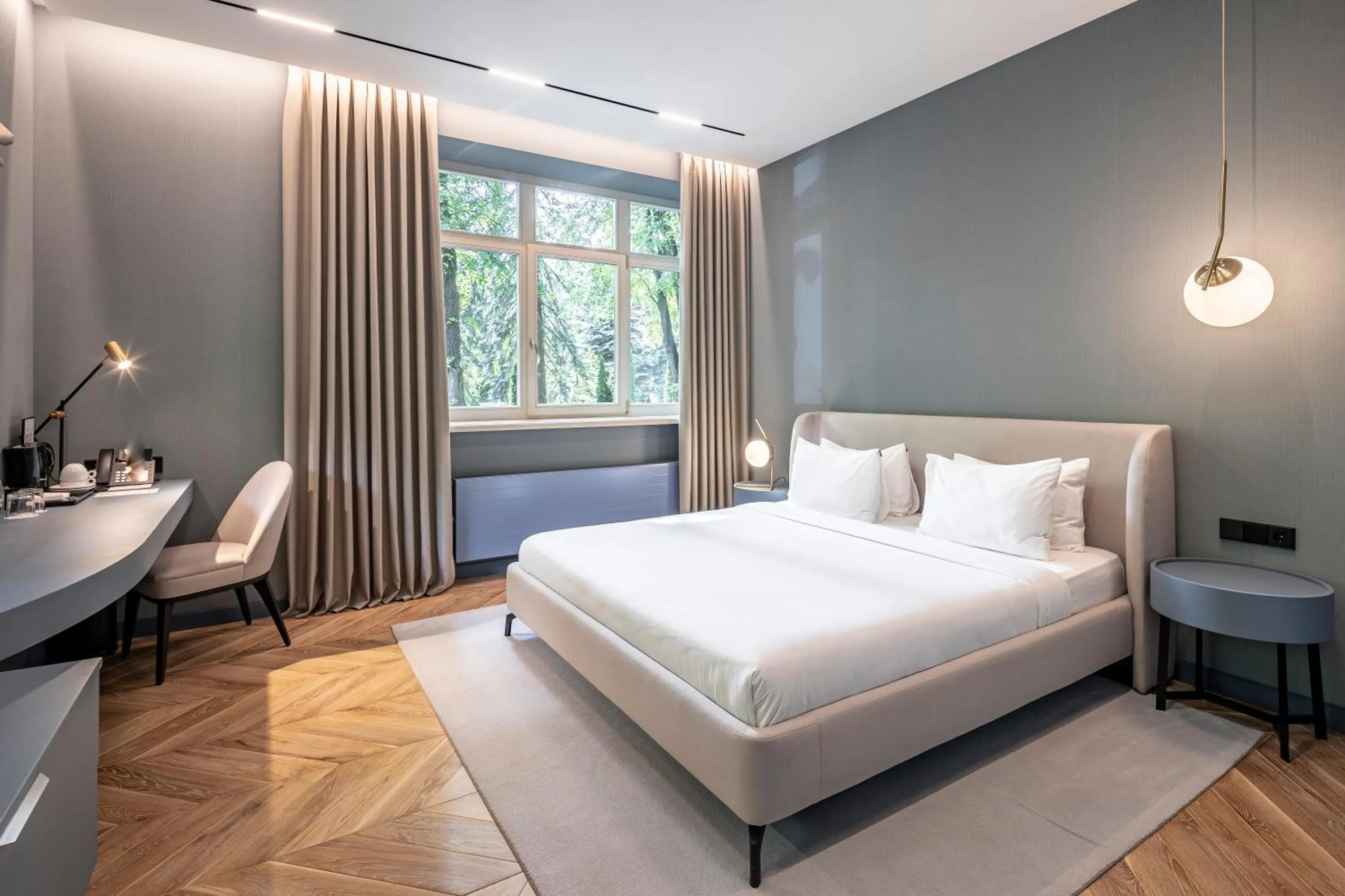 Bed in Lion's Castle Hotel