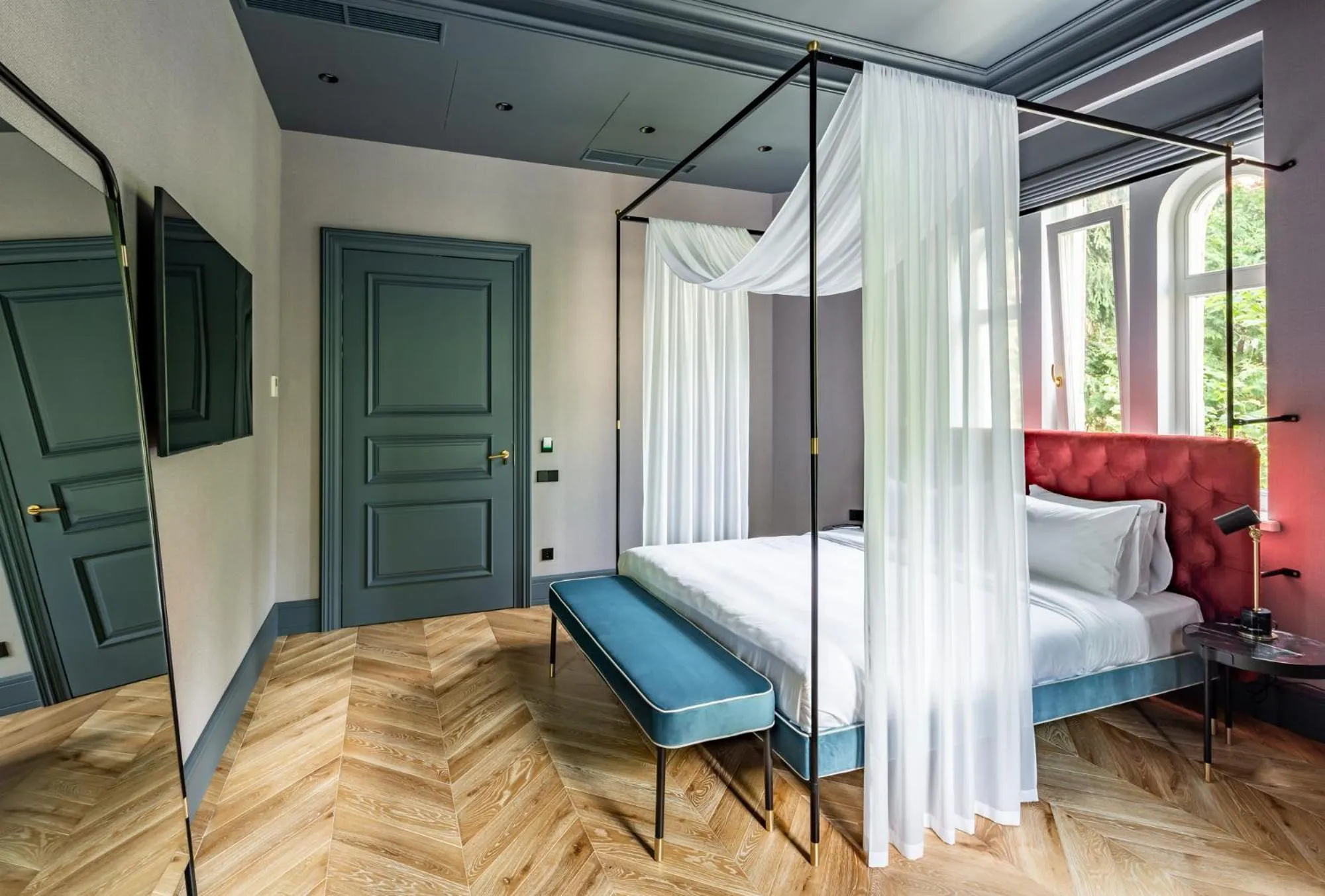 Bed in Lion's Castle Hotel