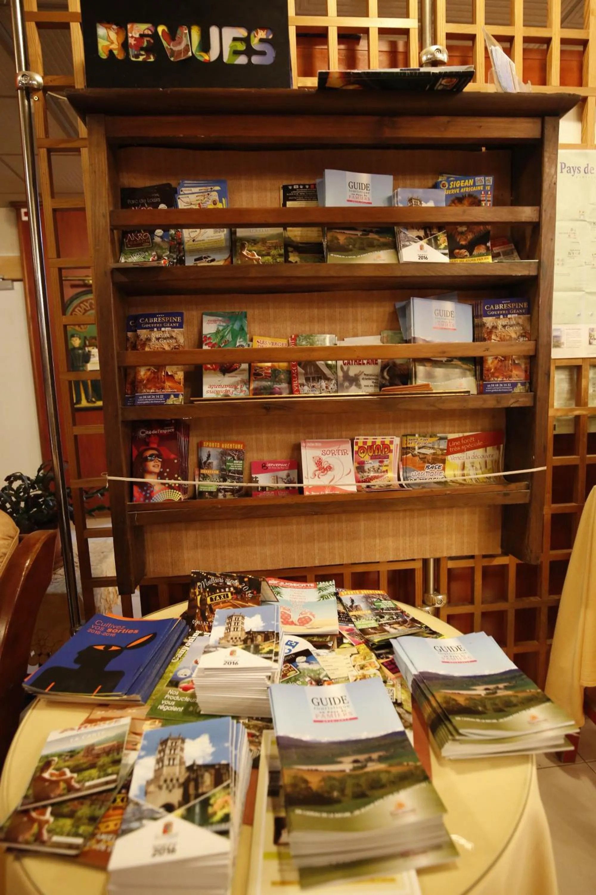 Lobby or reception in Hôtel La Rocade