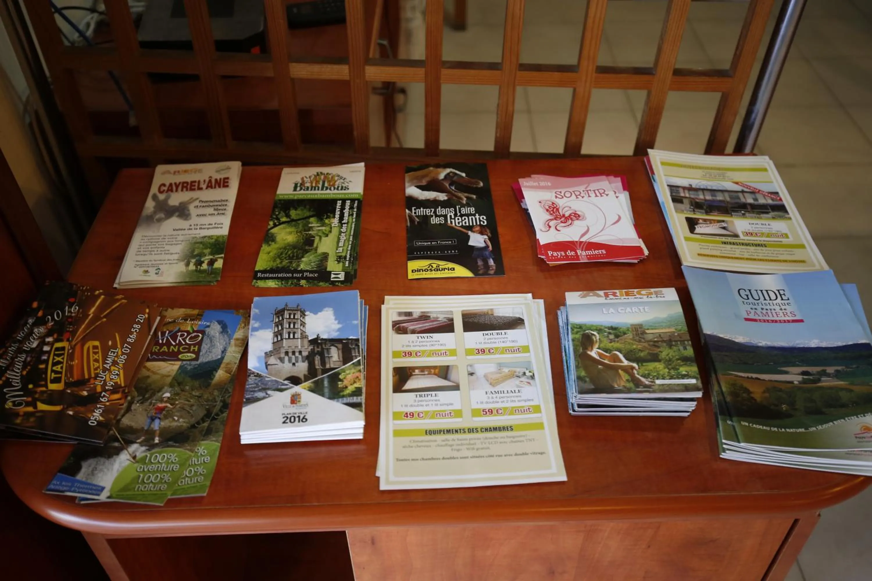 Lobby or reception in Hôtel La Rocade