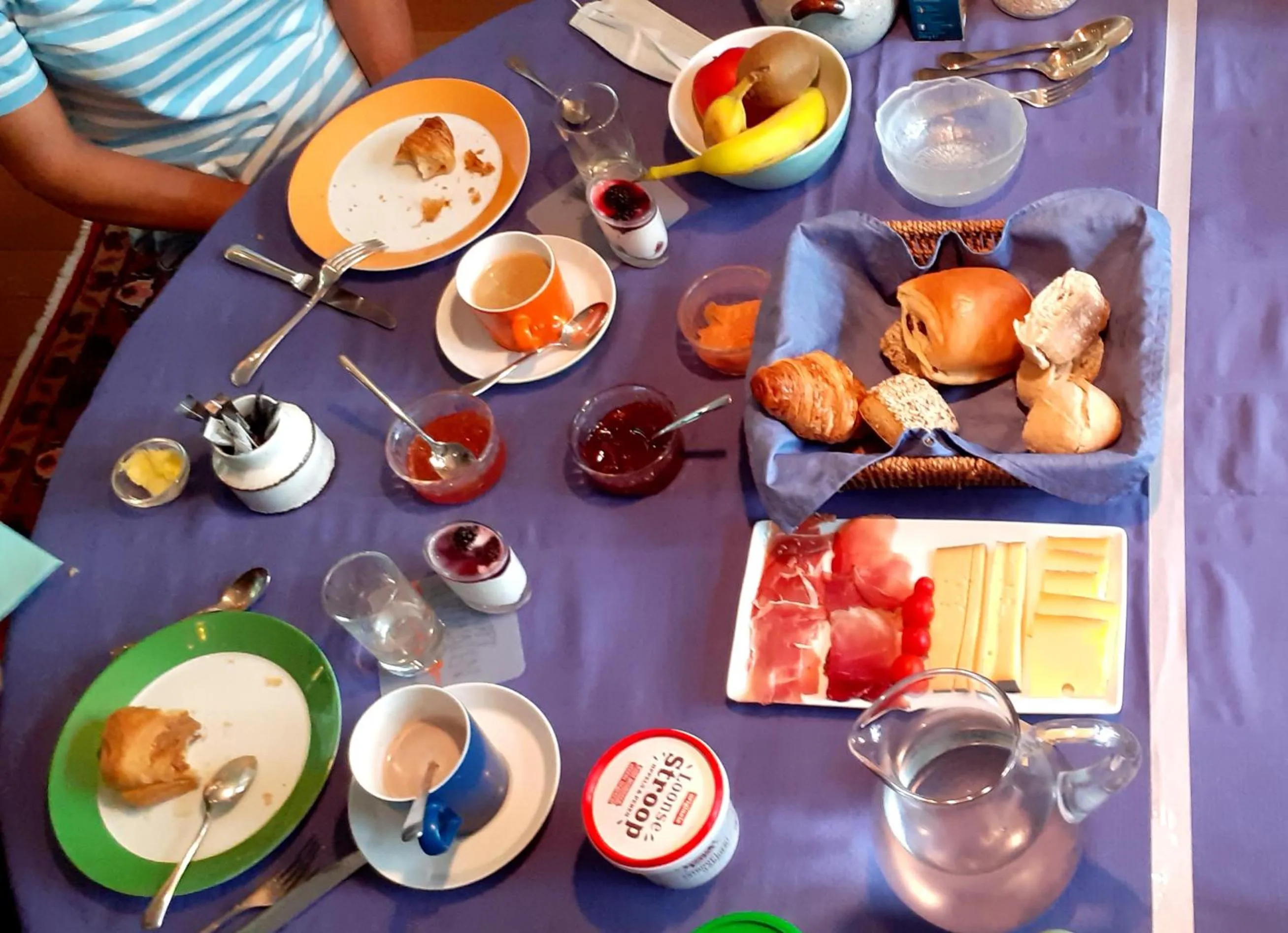 Food close-up in B&B E48