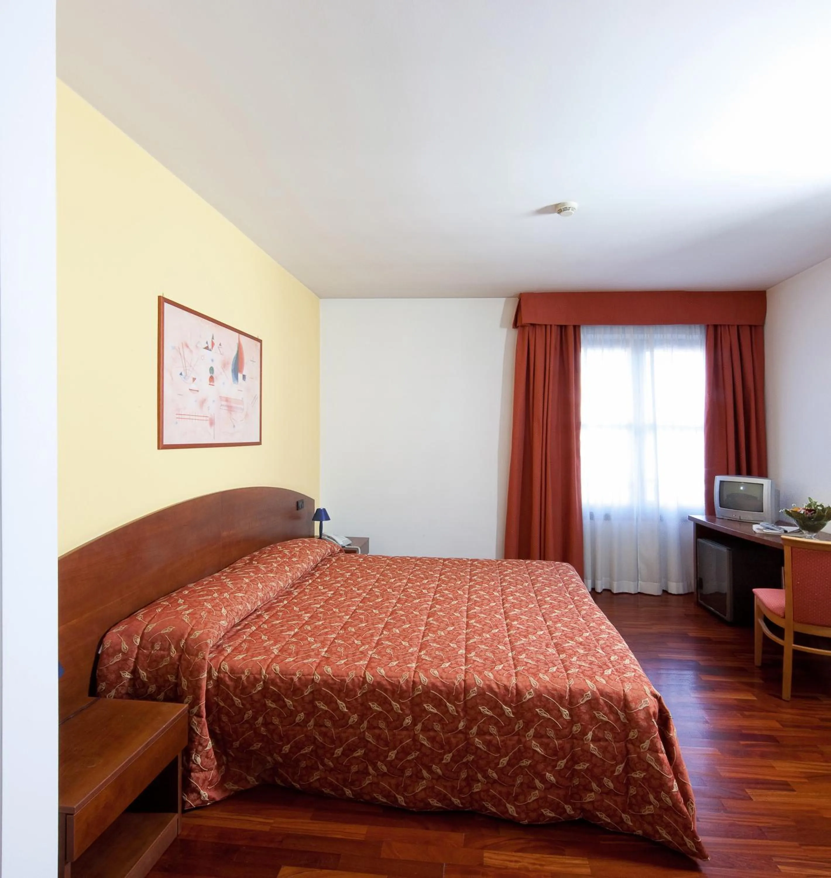 Photo of the whole room, Bed in Hotel La Cascata