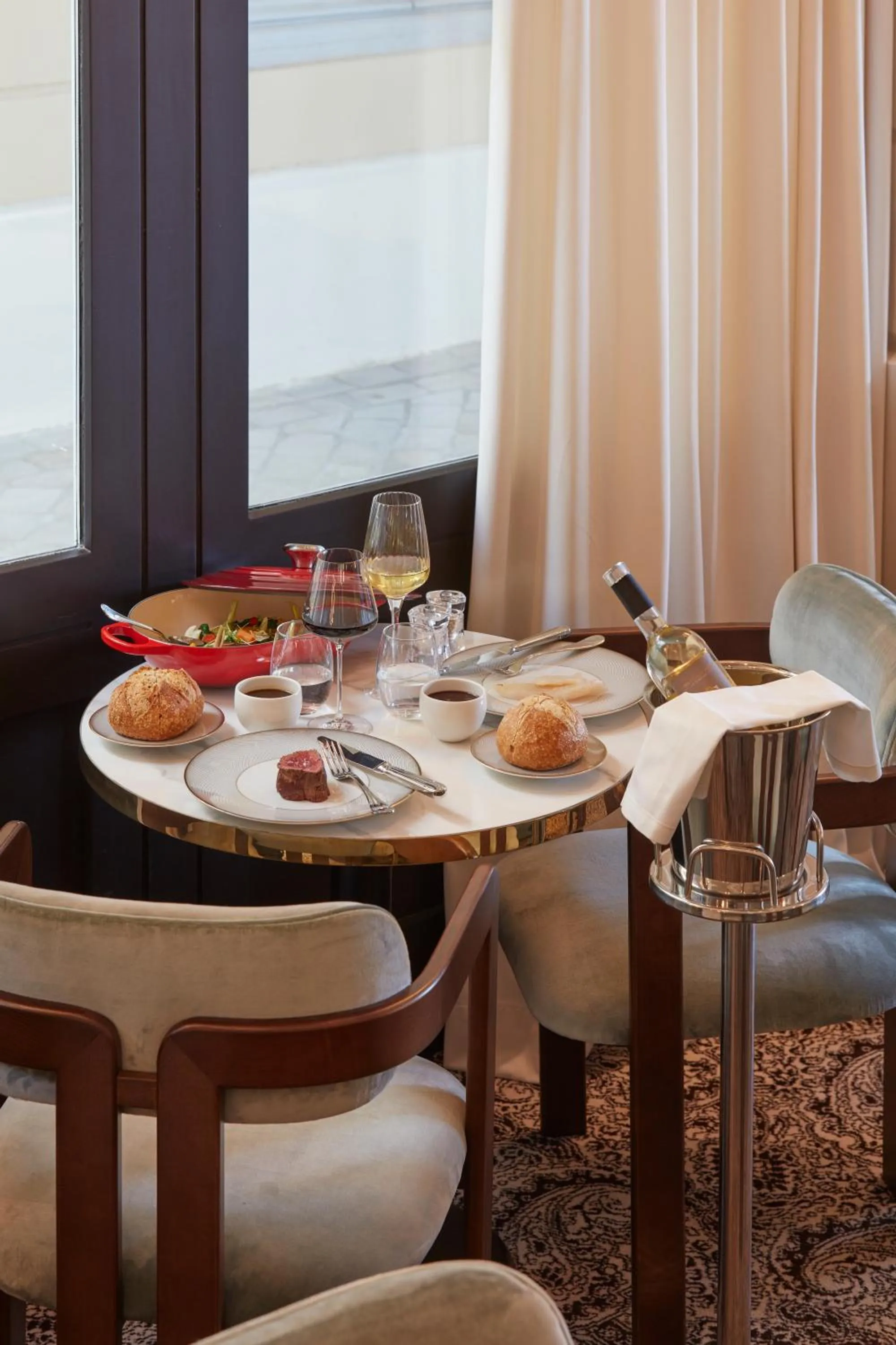 Restaurant/places to eat in Hôtel Les Lumières - Relais & Châteaux