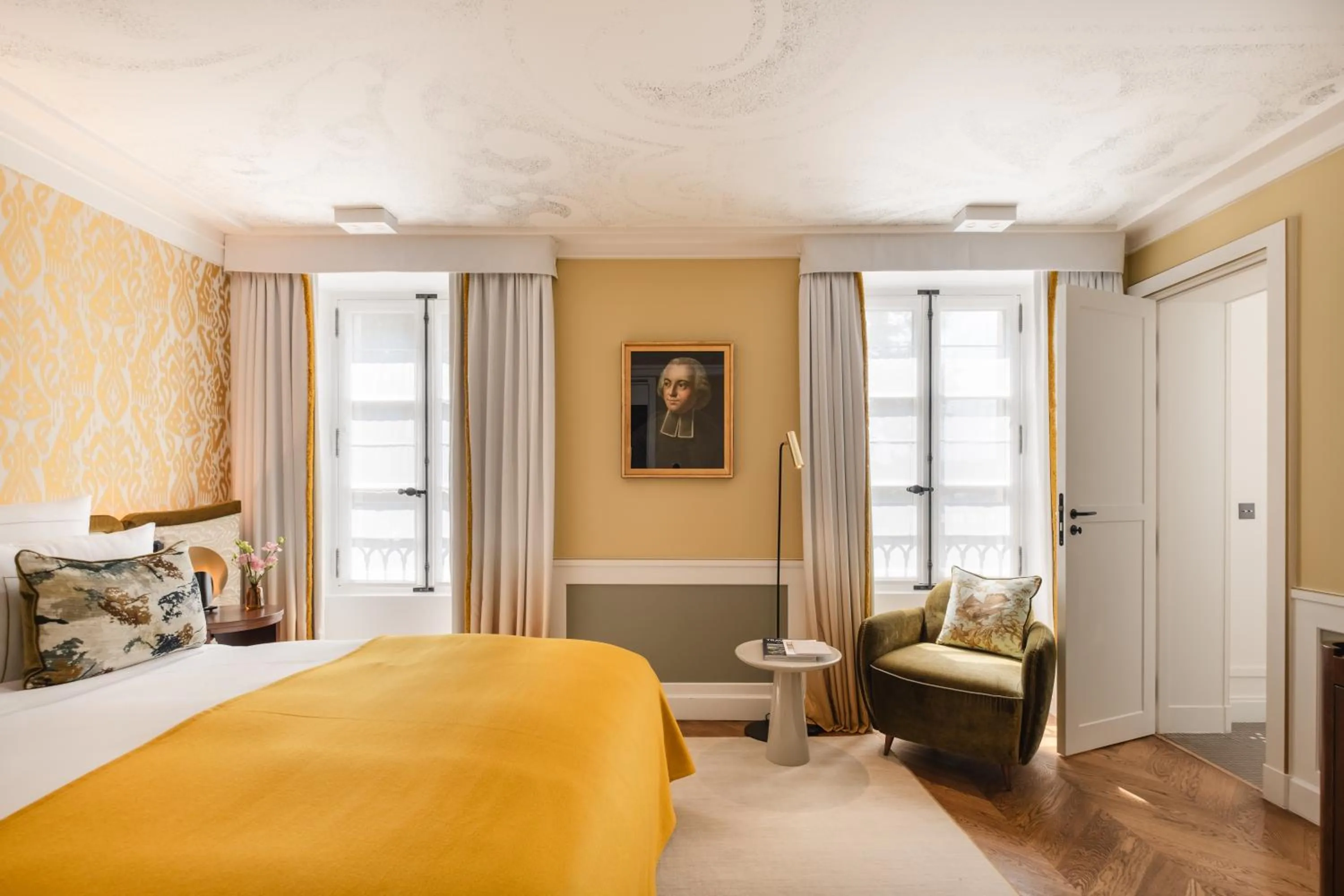 Bedroom, Bed in Hôtel Les Lumières - Relais & Châteaux