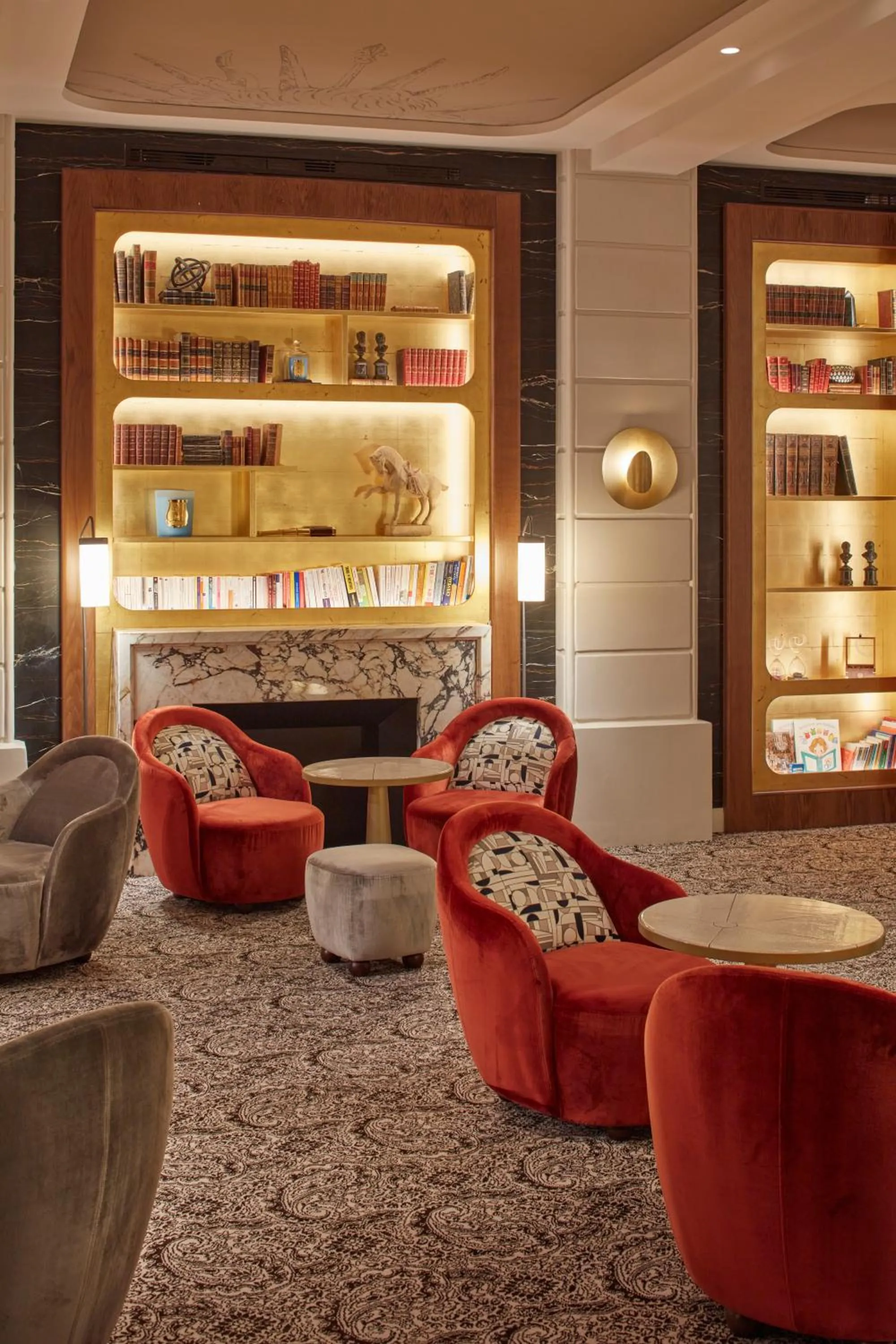 Library in Hôtel Les Lumières - Relais & Châteaux