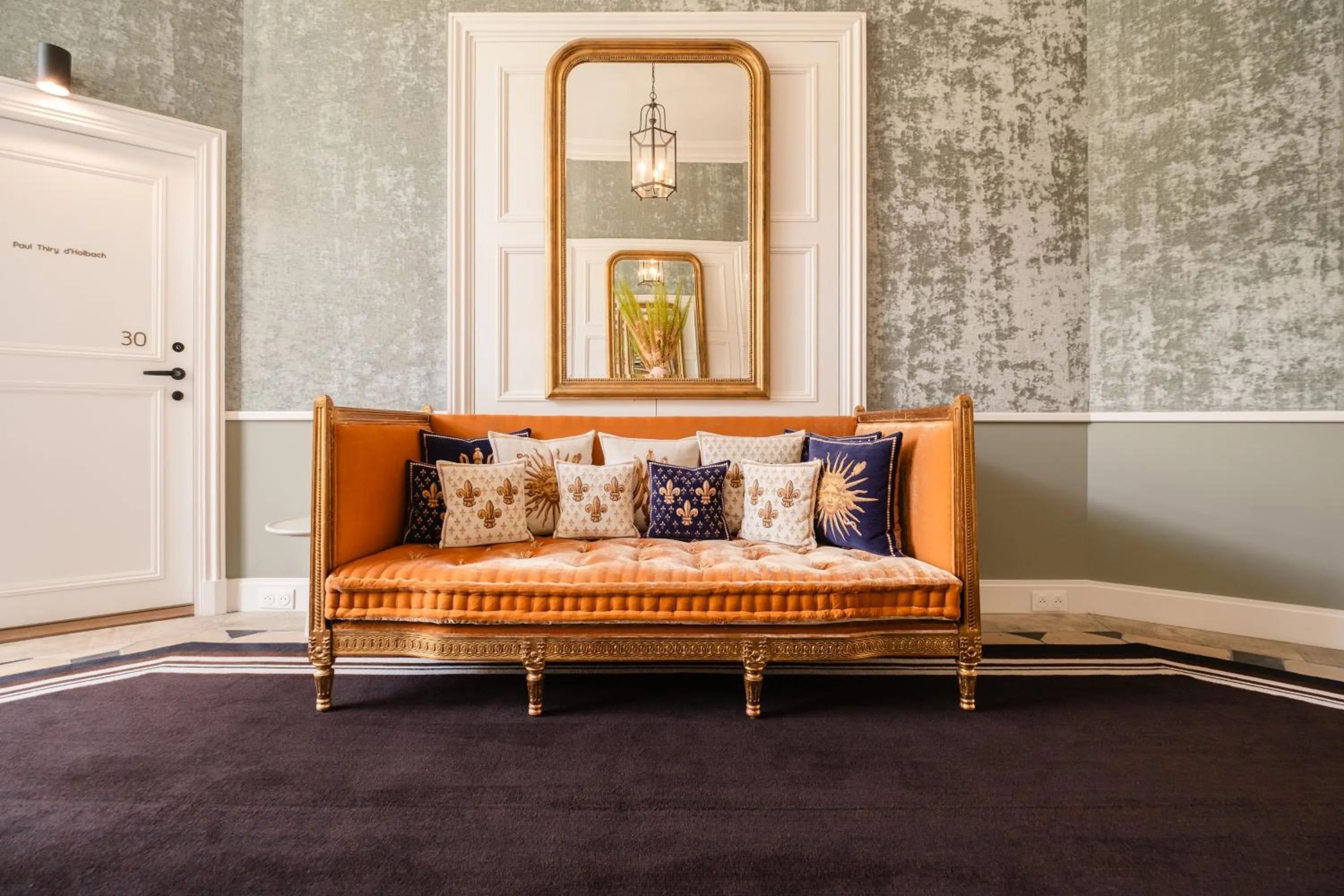 Living room in Hôtel Les Lumières - Relais & Châteaux