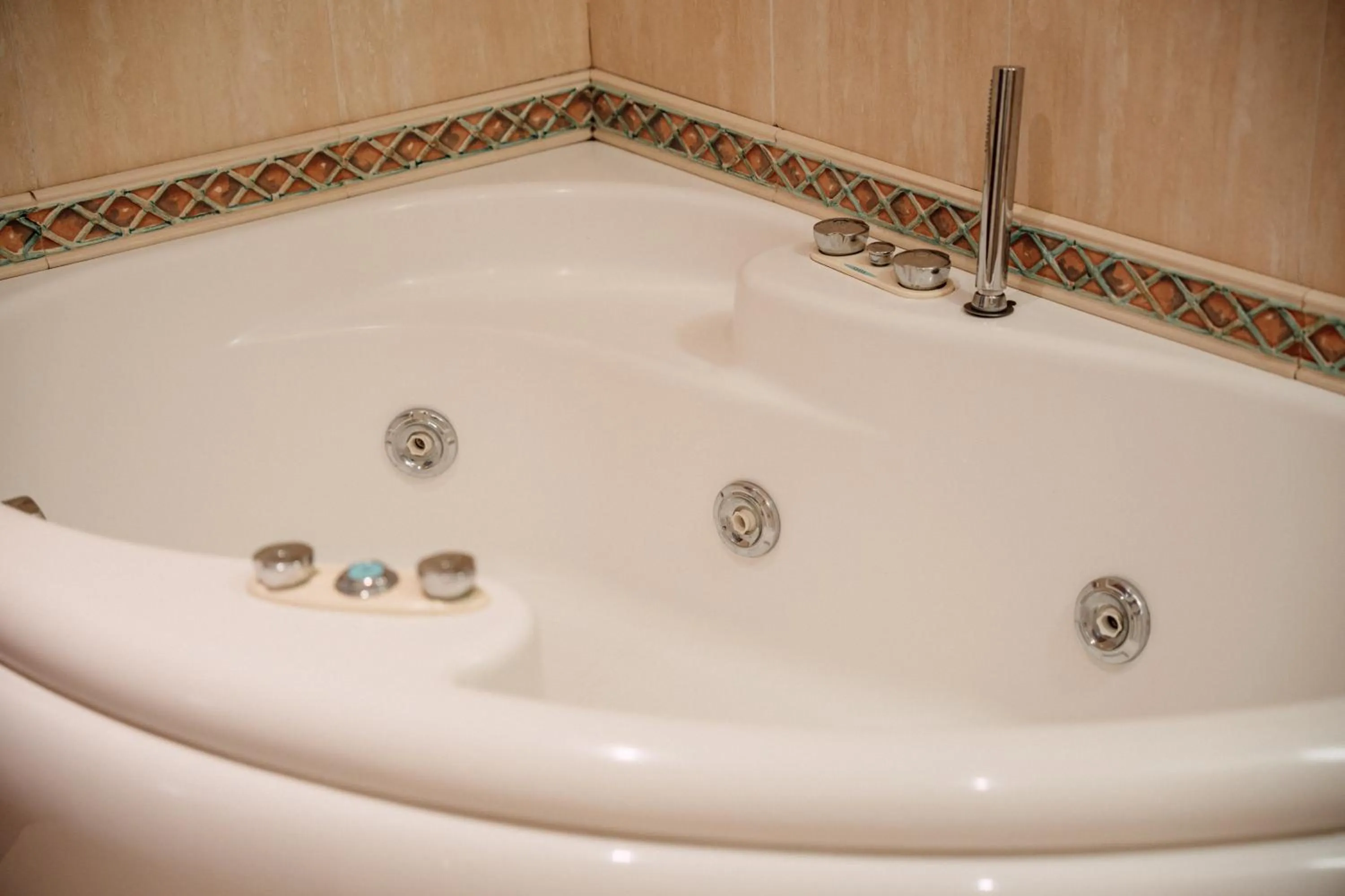 Hot Tub in Grand Hotel Elite