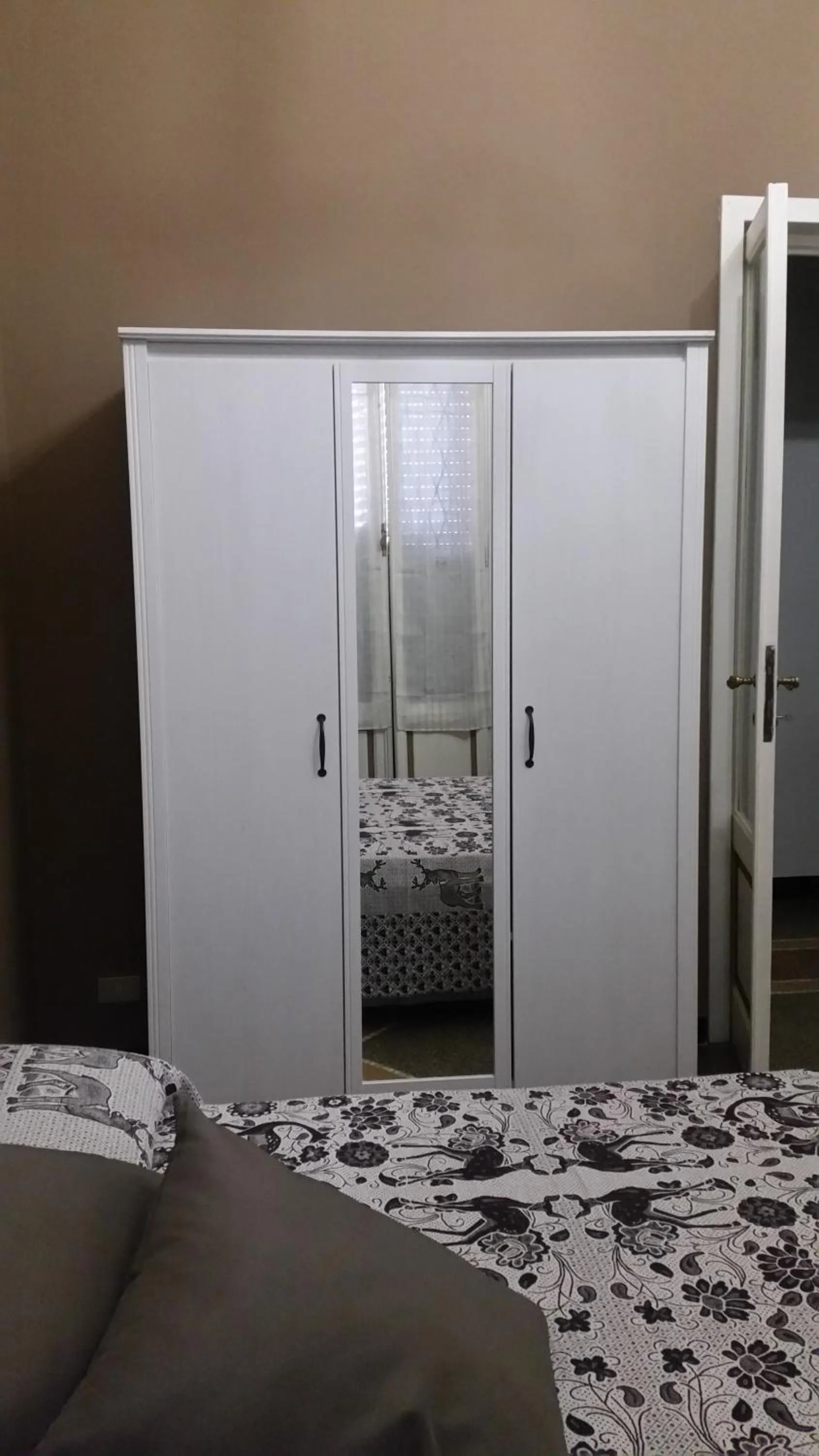 Photo of the whole room in MyDre@mSavona