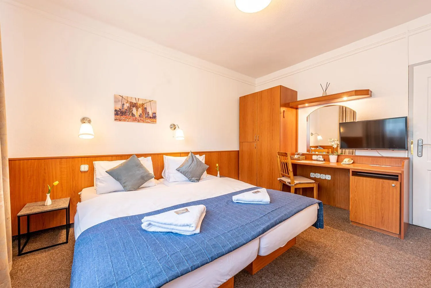 Bed in Korona Panzió Budapest