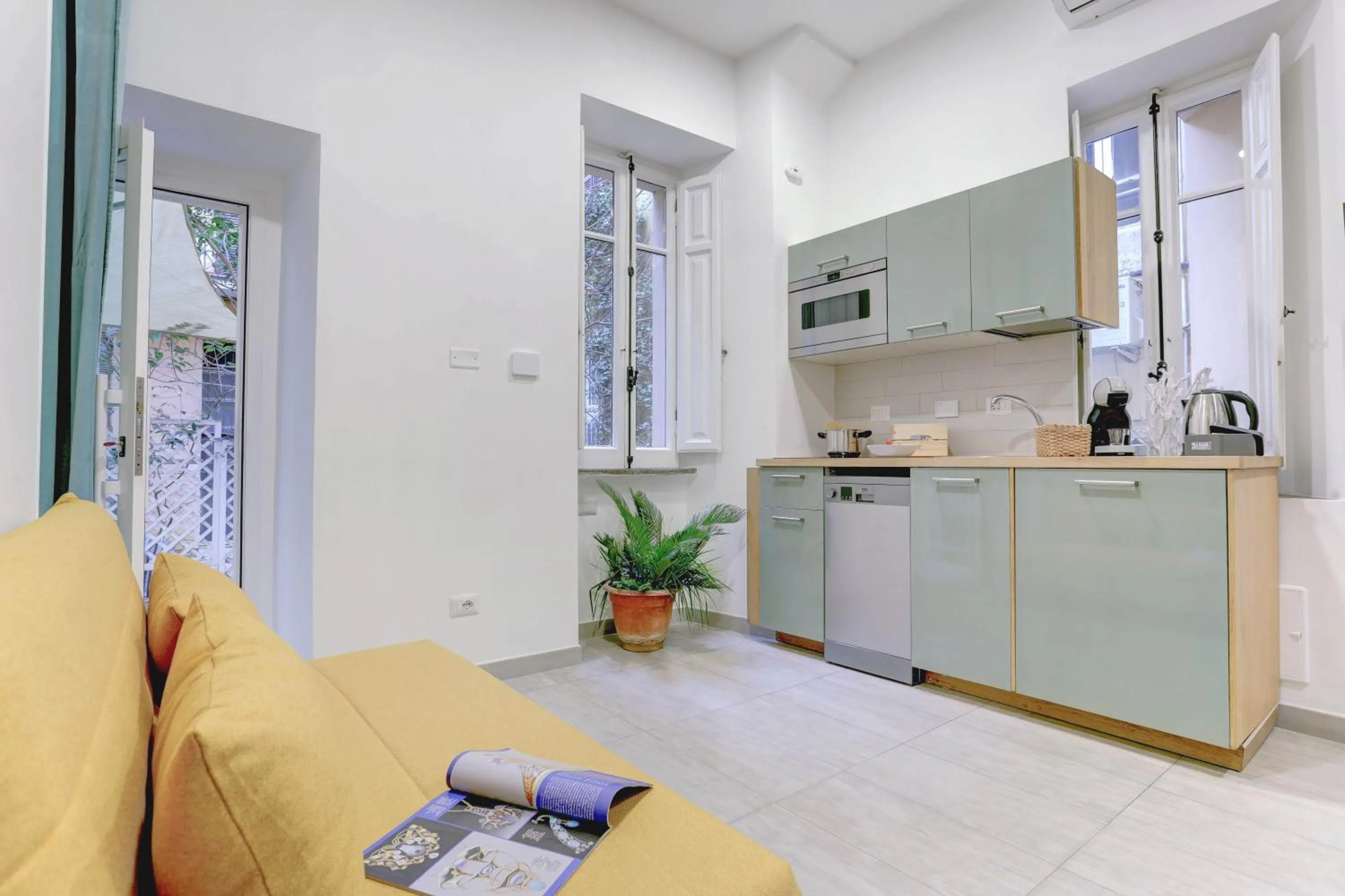 Kitchen or kitchenette in Colosseo Secret Garden - Home and More