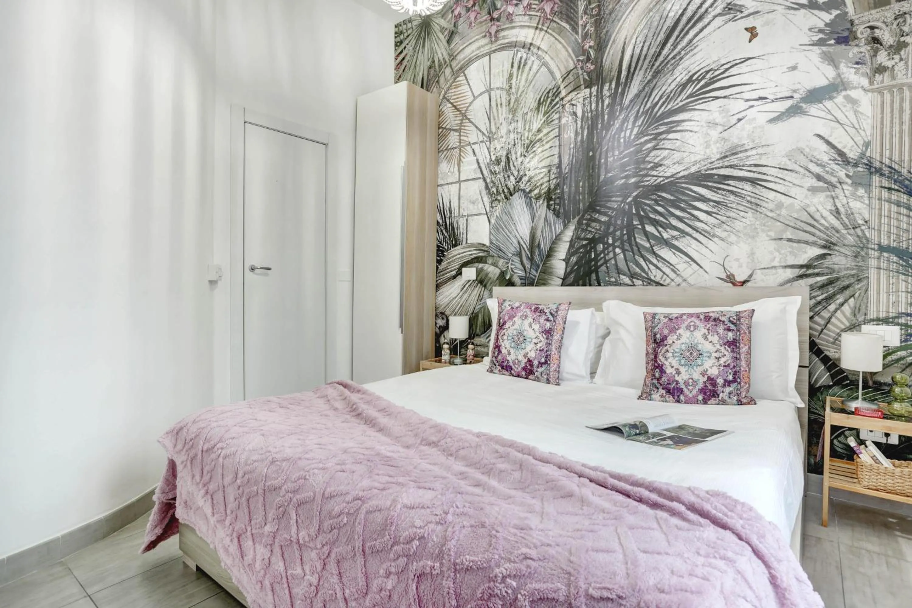 Bed in Colosseo Secret Garden - Home and More